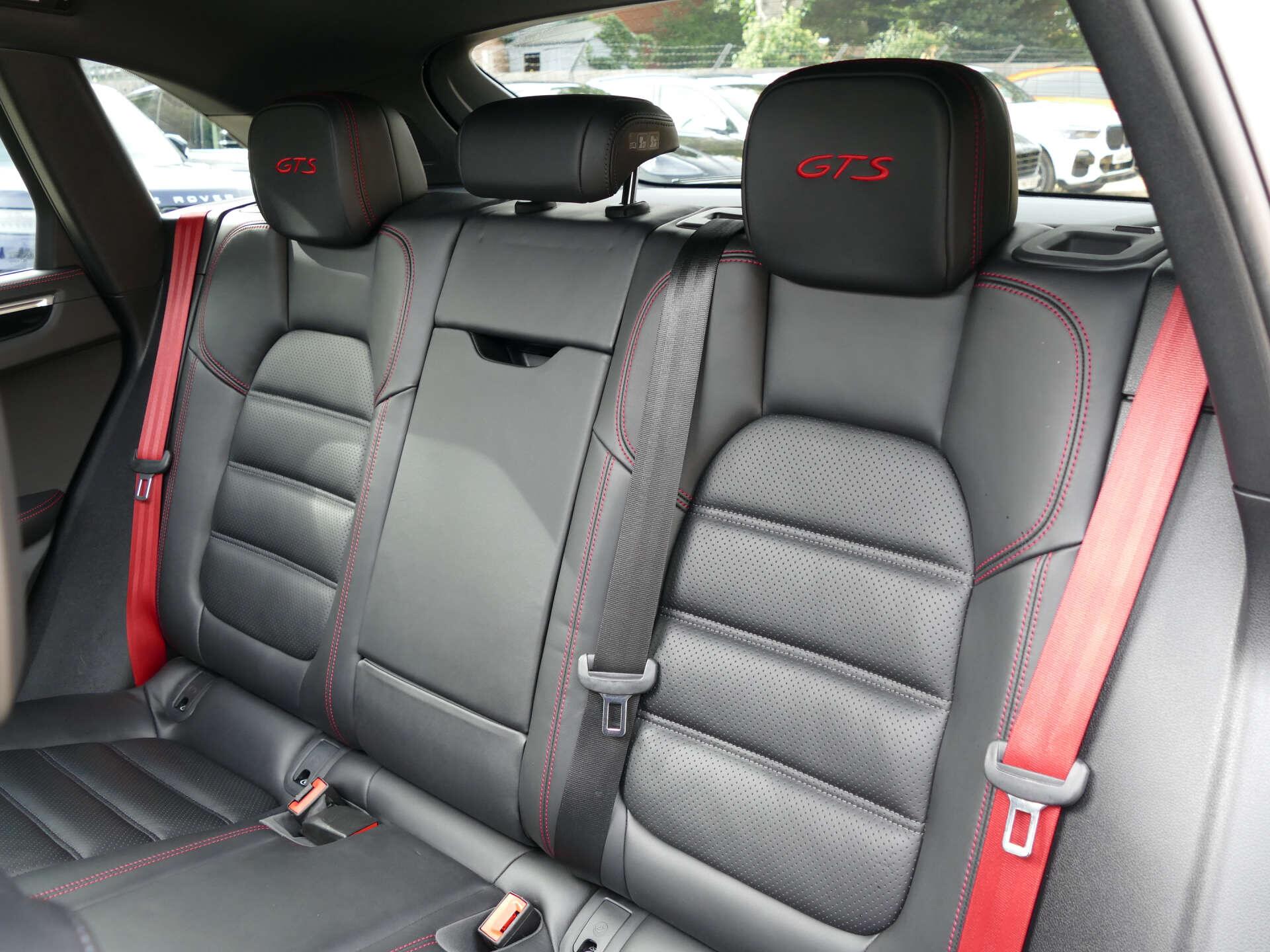 Porsche Macan view 53