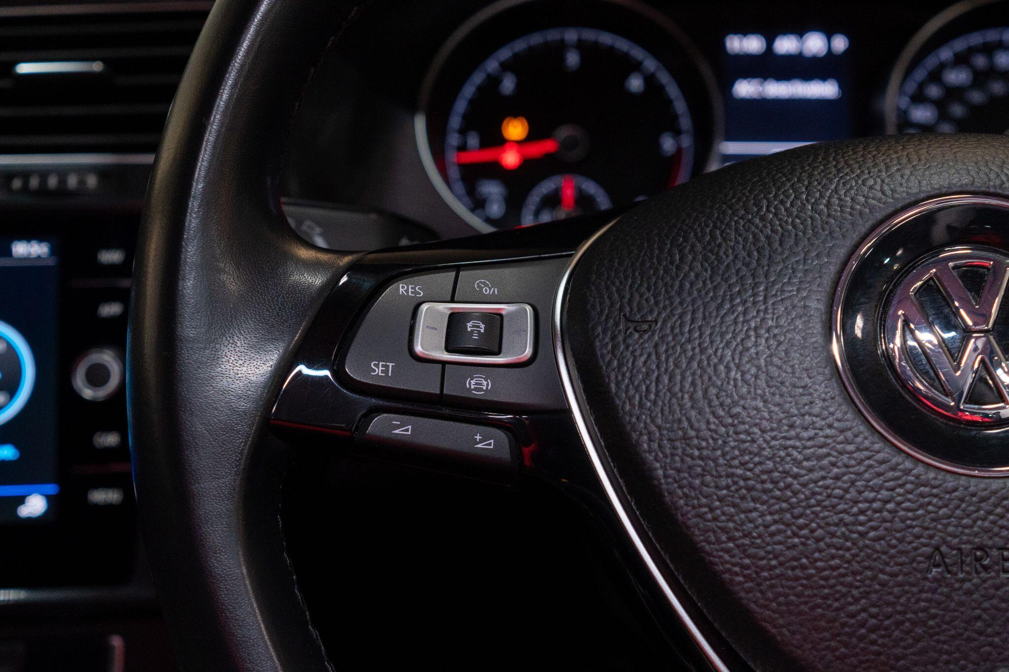 Volkswagen Golf view 17
