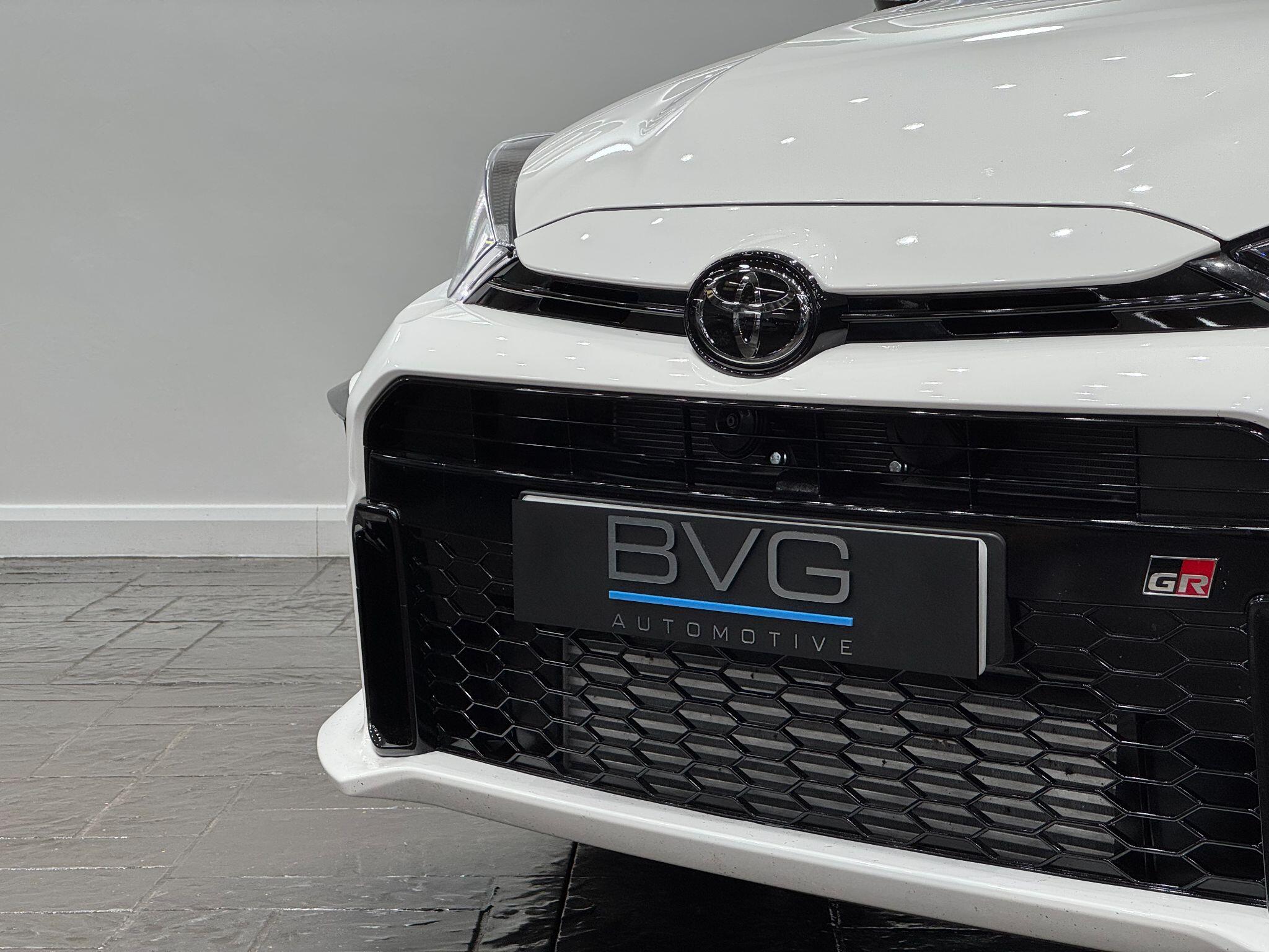 Toyota Yaris view 14