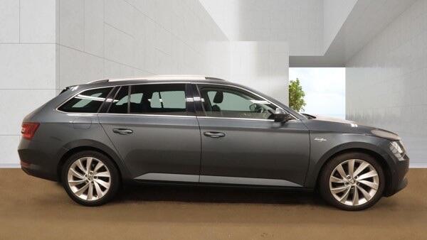 Skoda Superb view 10