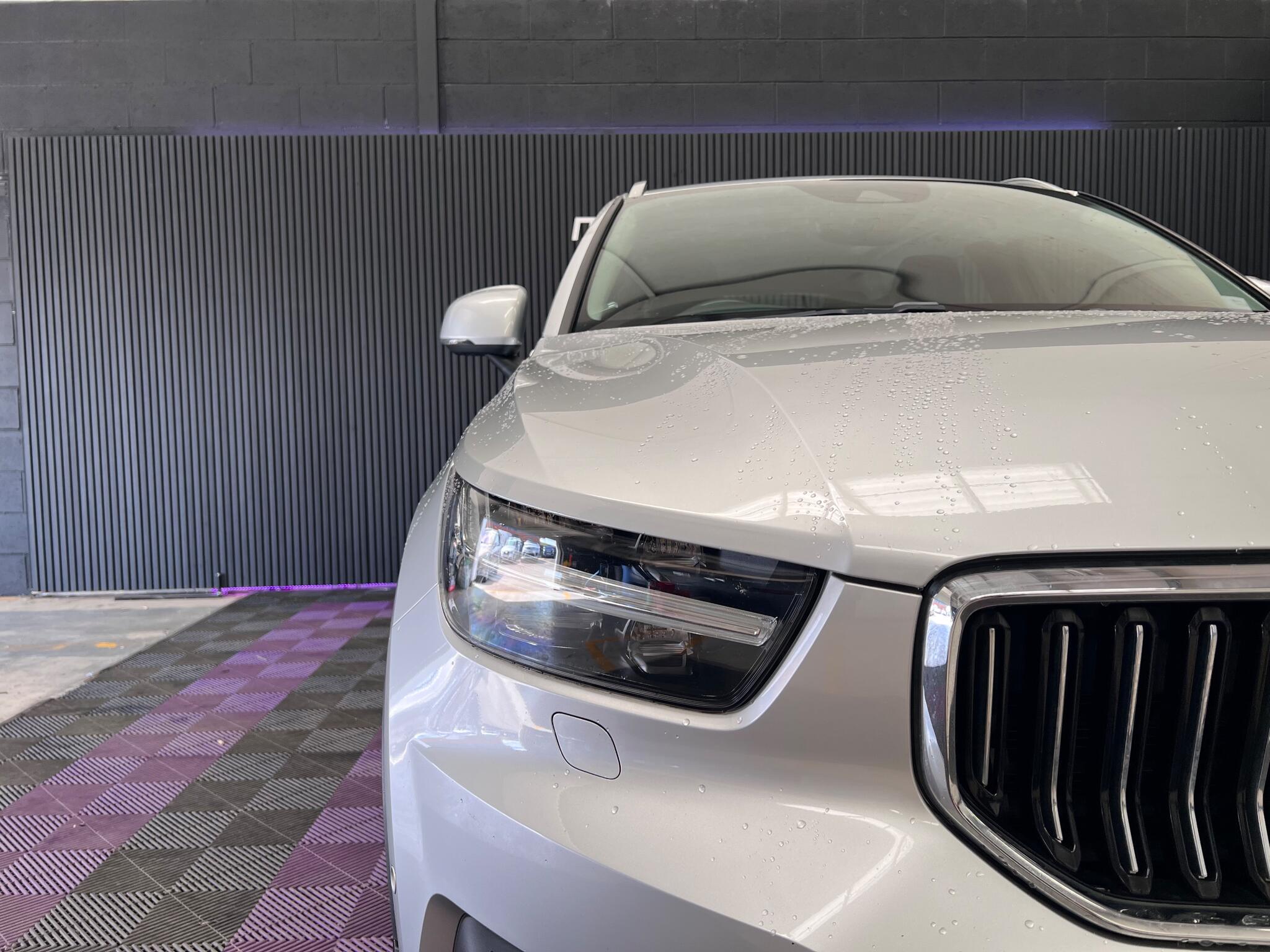 Volvo XC40 view 45