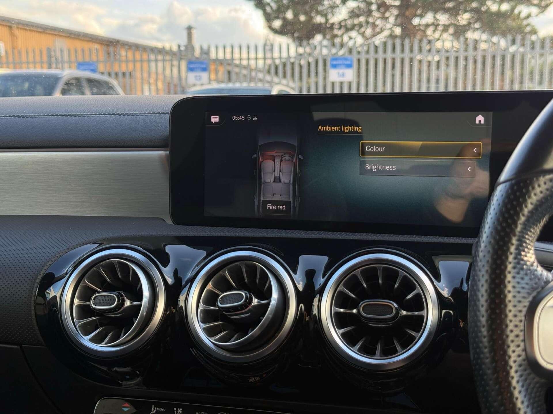 Mercedes-Benz Cla view 67