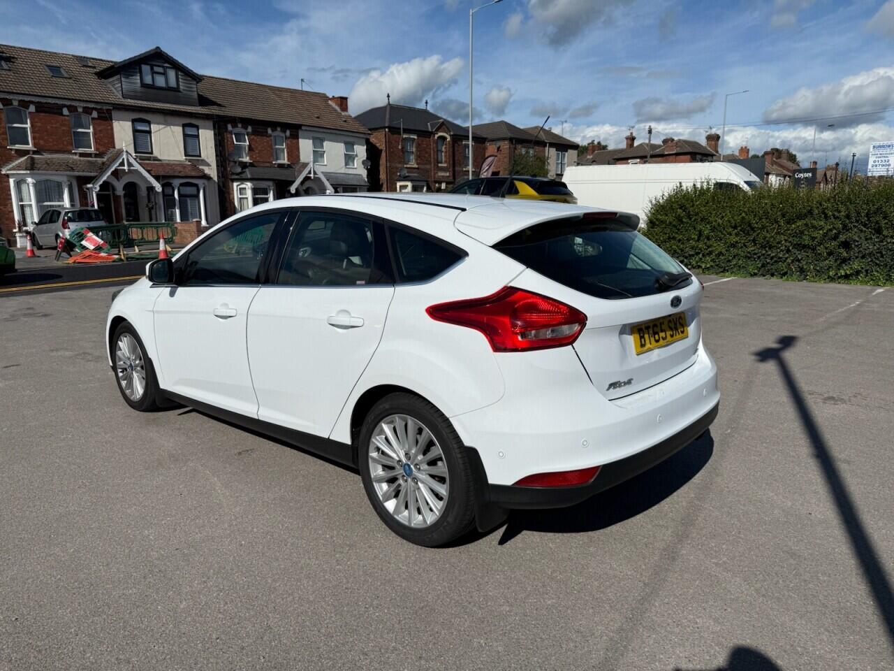 Ford Focus view 7