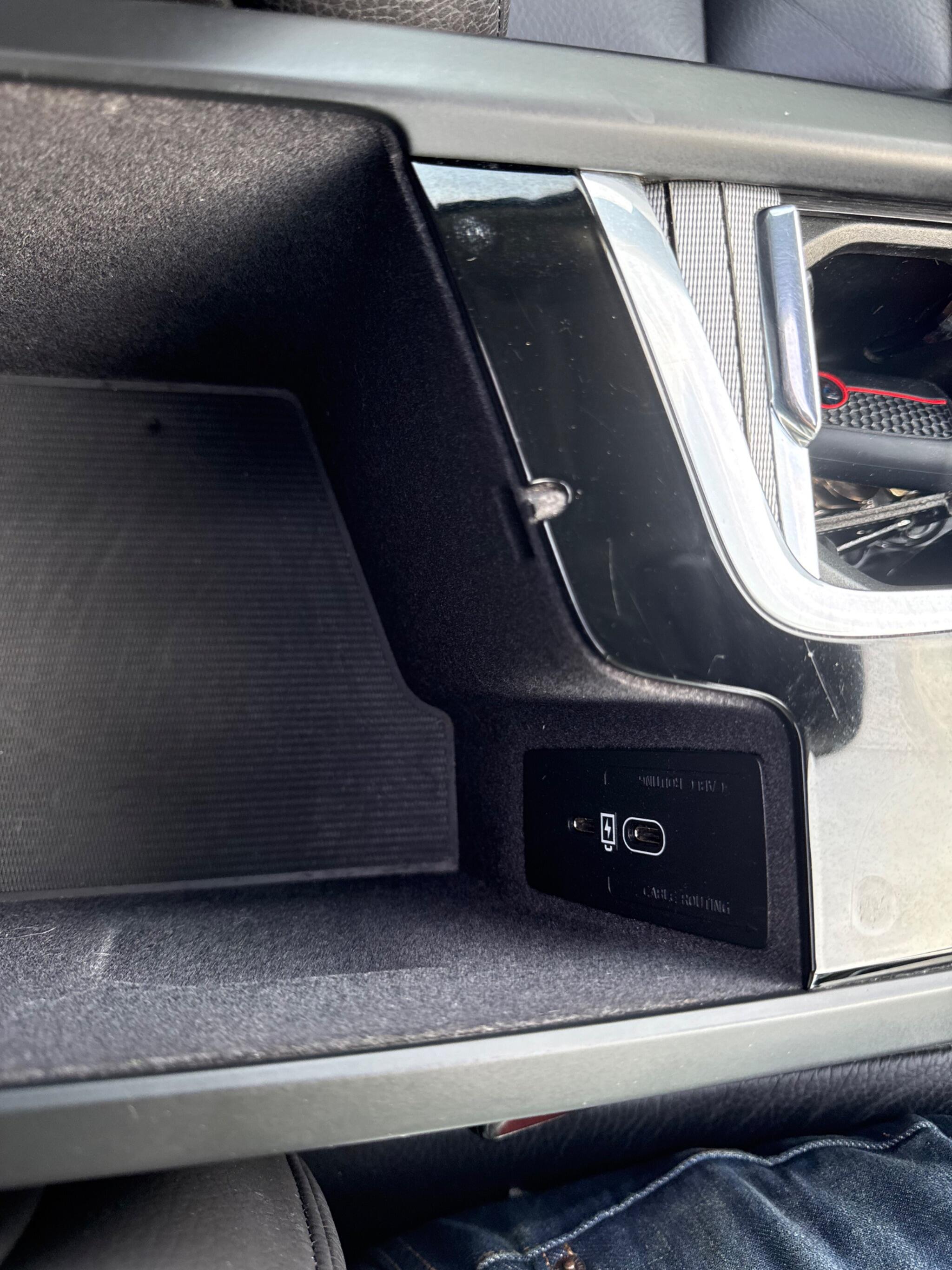 Volvo XC90 view 43