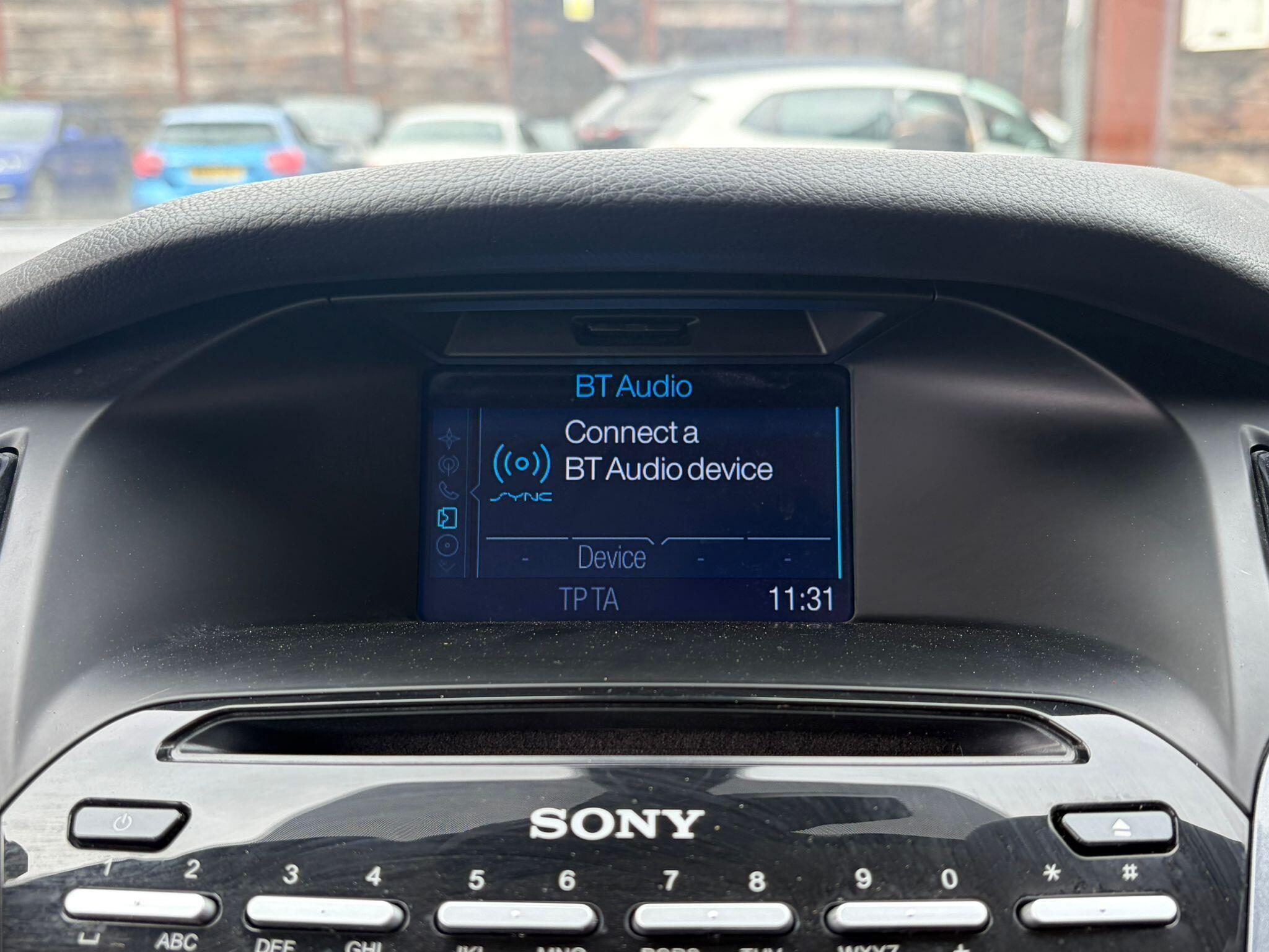 Ford Focus view 26
