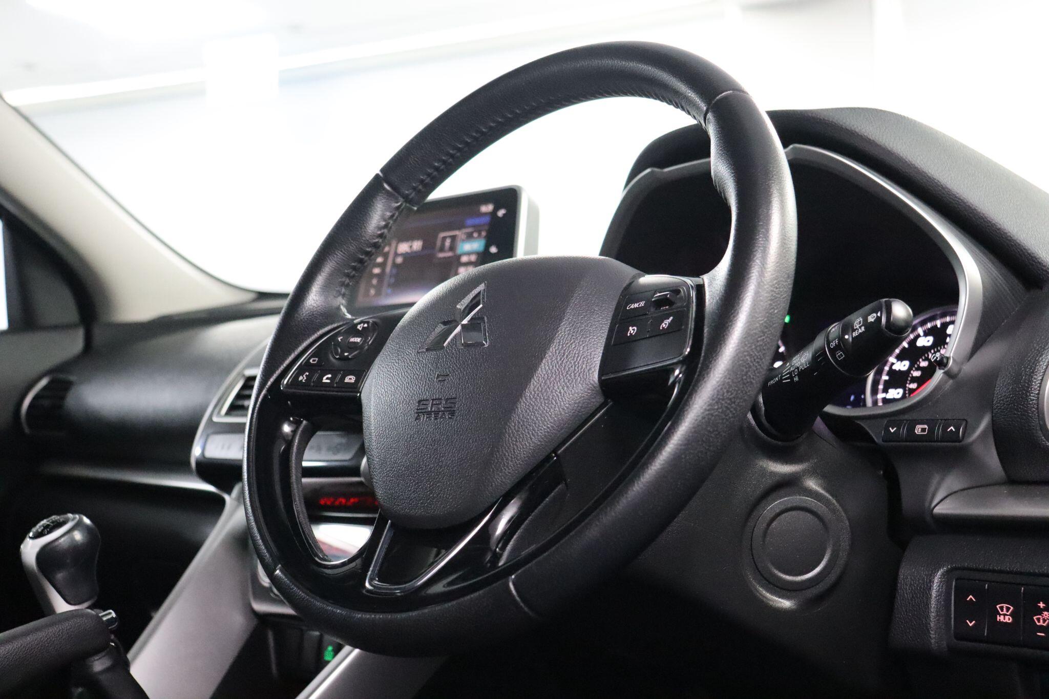 Mitsubishi Eclipse Cross view 21