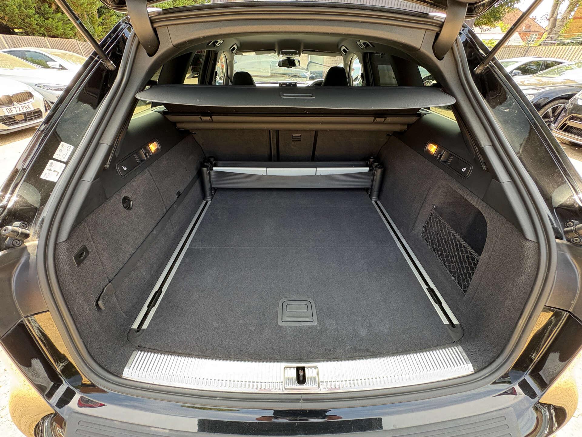 Audi RS6 Avant view 63