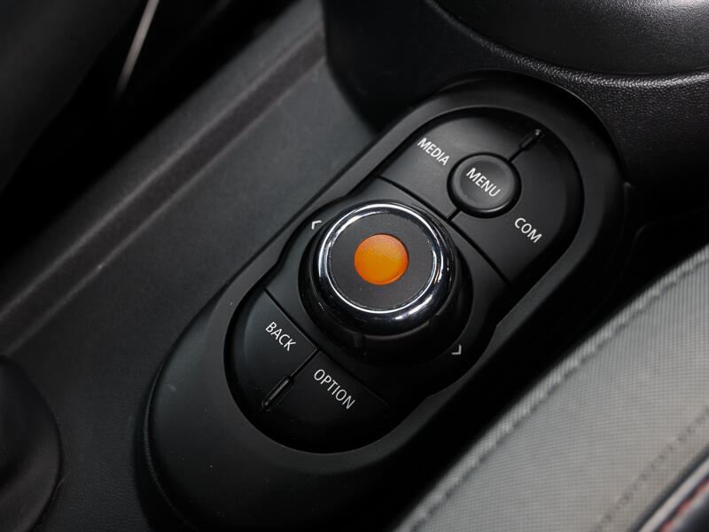 Mini Hatch view 10