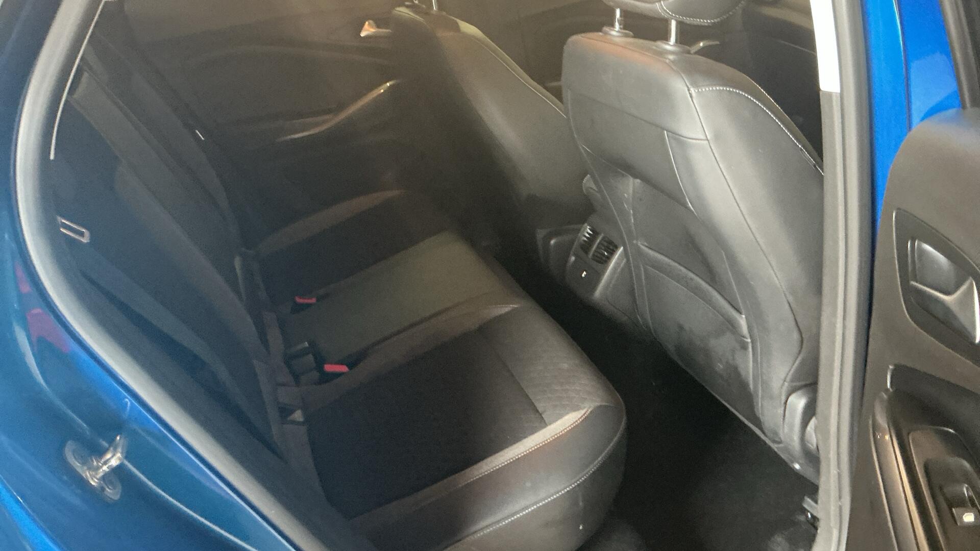 Vauxhall Grandland X view 8