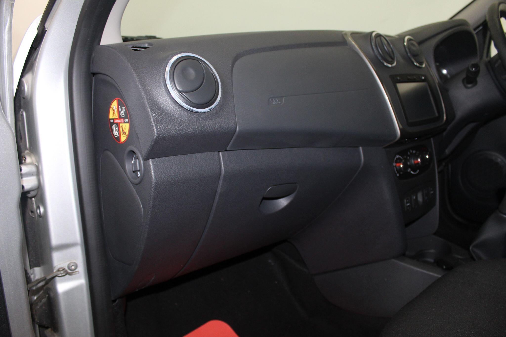 Dacia Sandero view 30