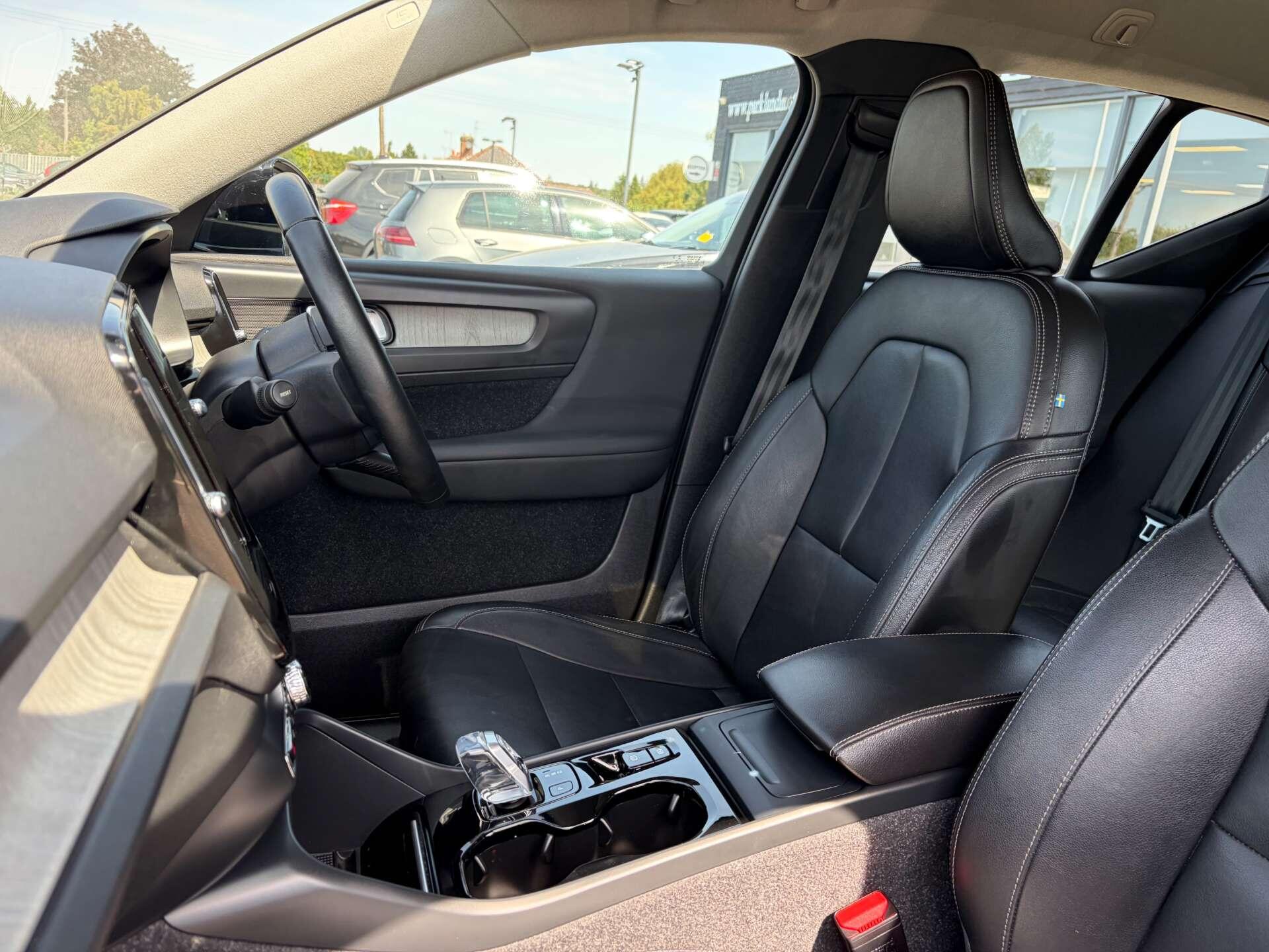 Volvo XC40 view 18