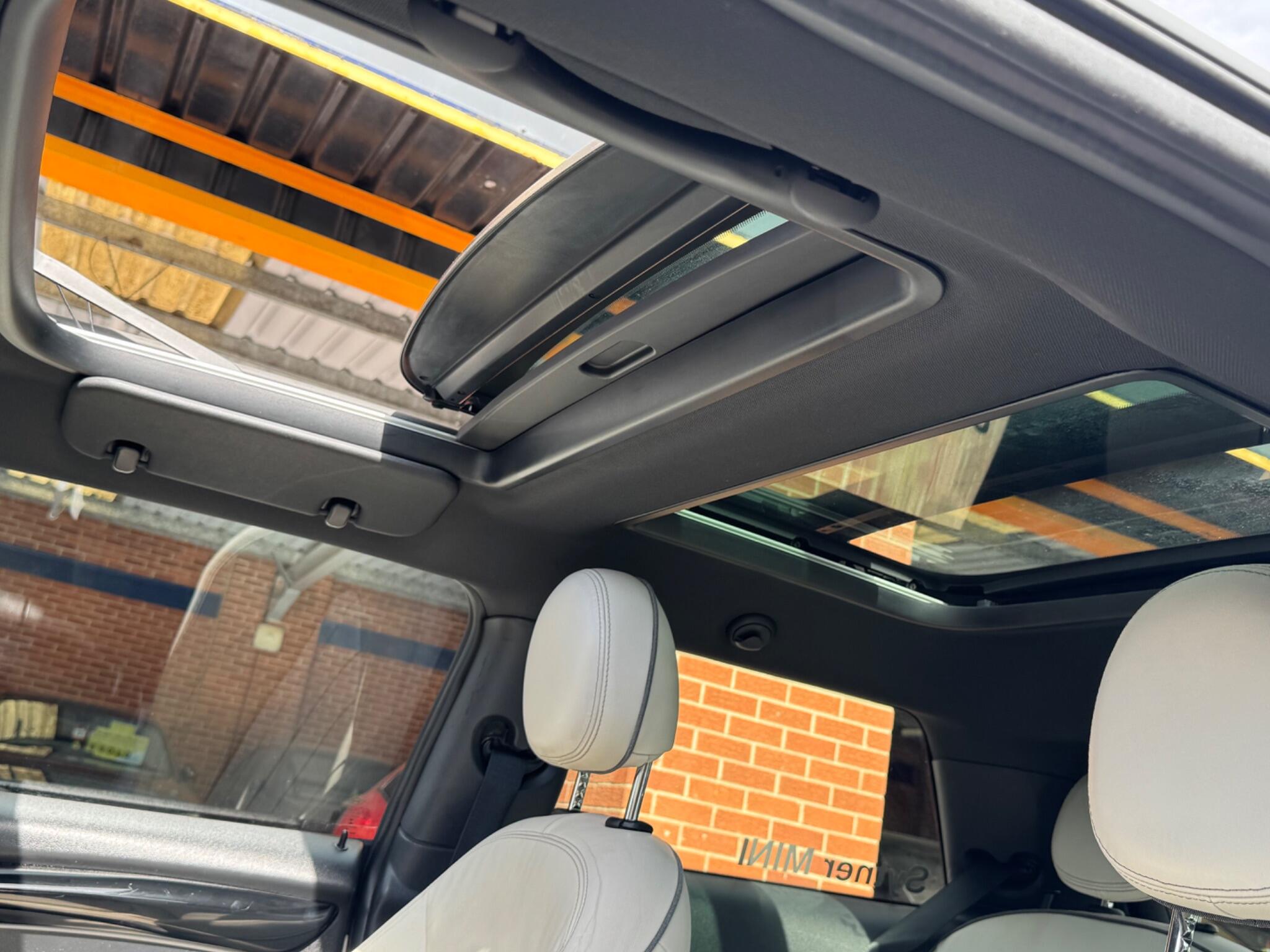 Mini Hatch view 8