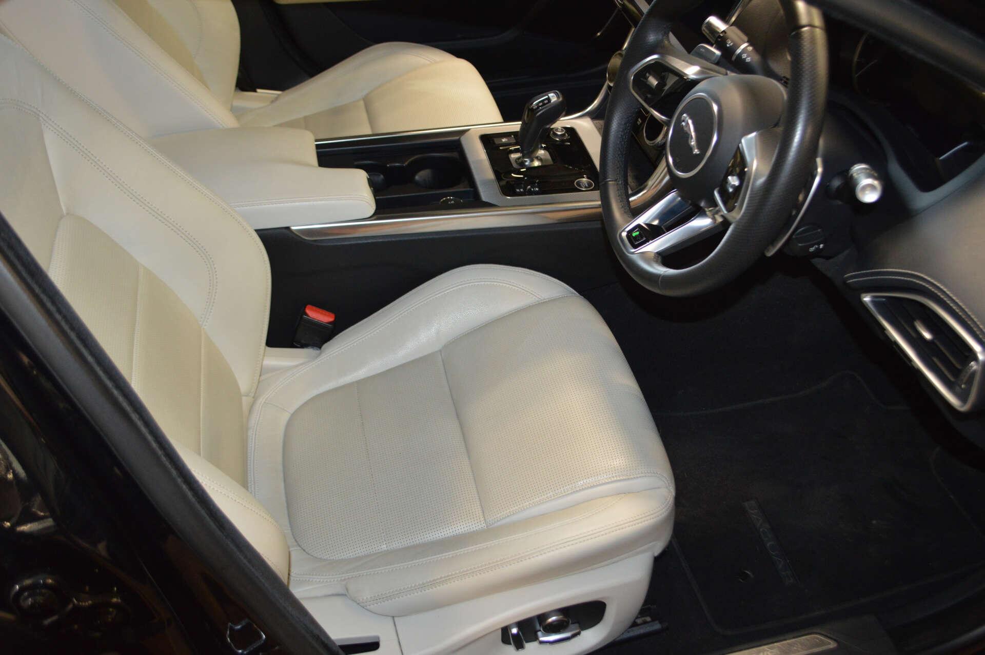 Jaguar Xe view 11