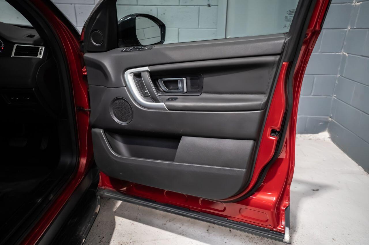 Land Rover Discovery Sport view 9