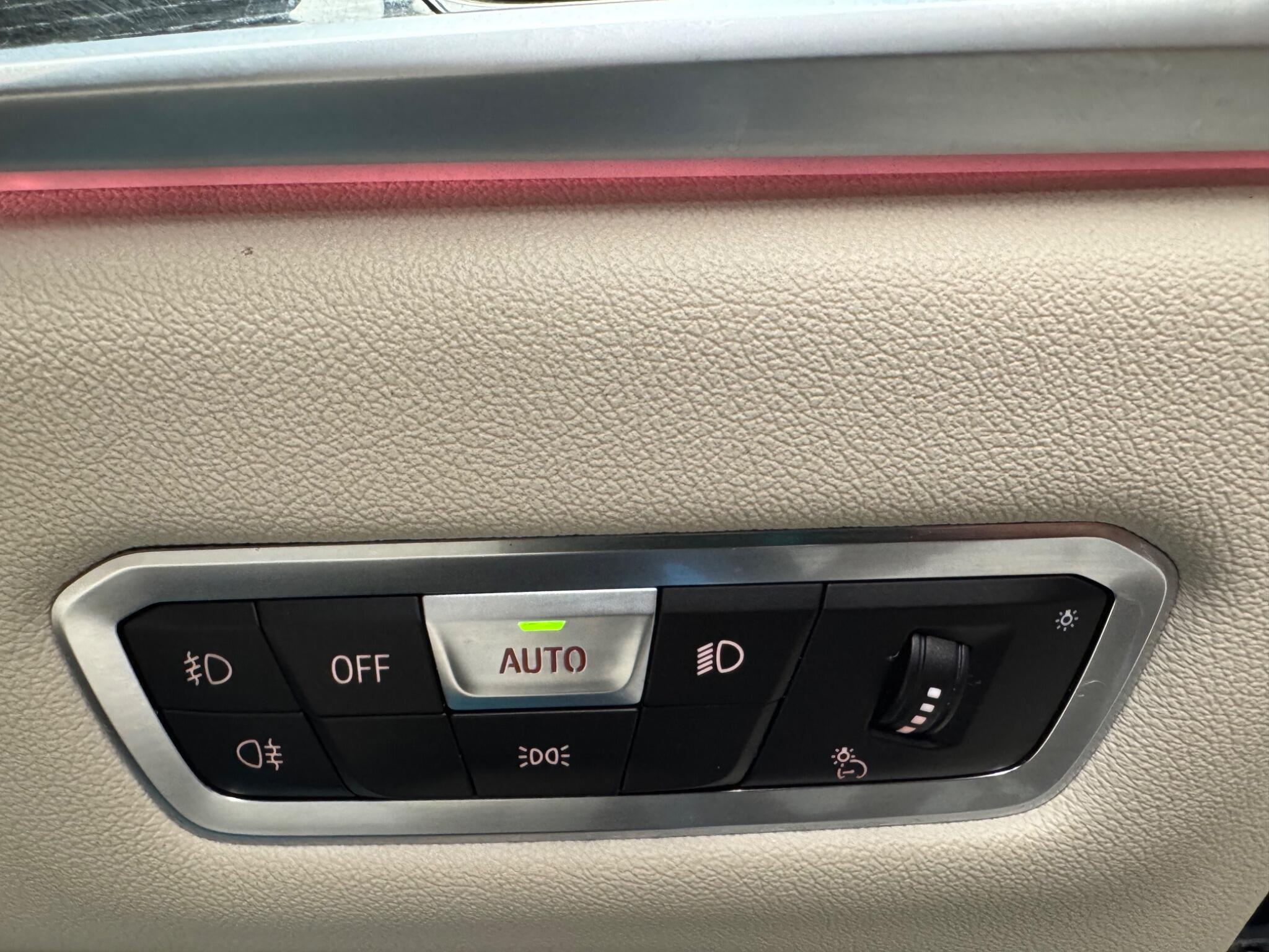 BMW X7 view 17