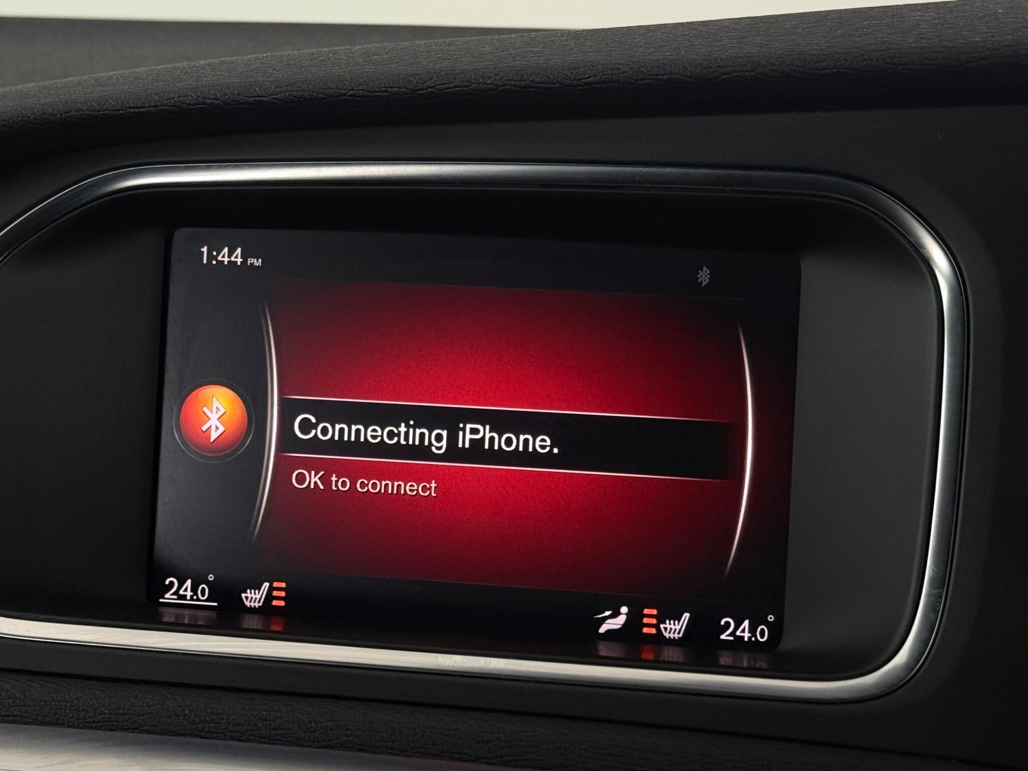 Volvo V40 view 20