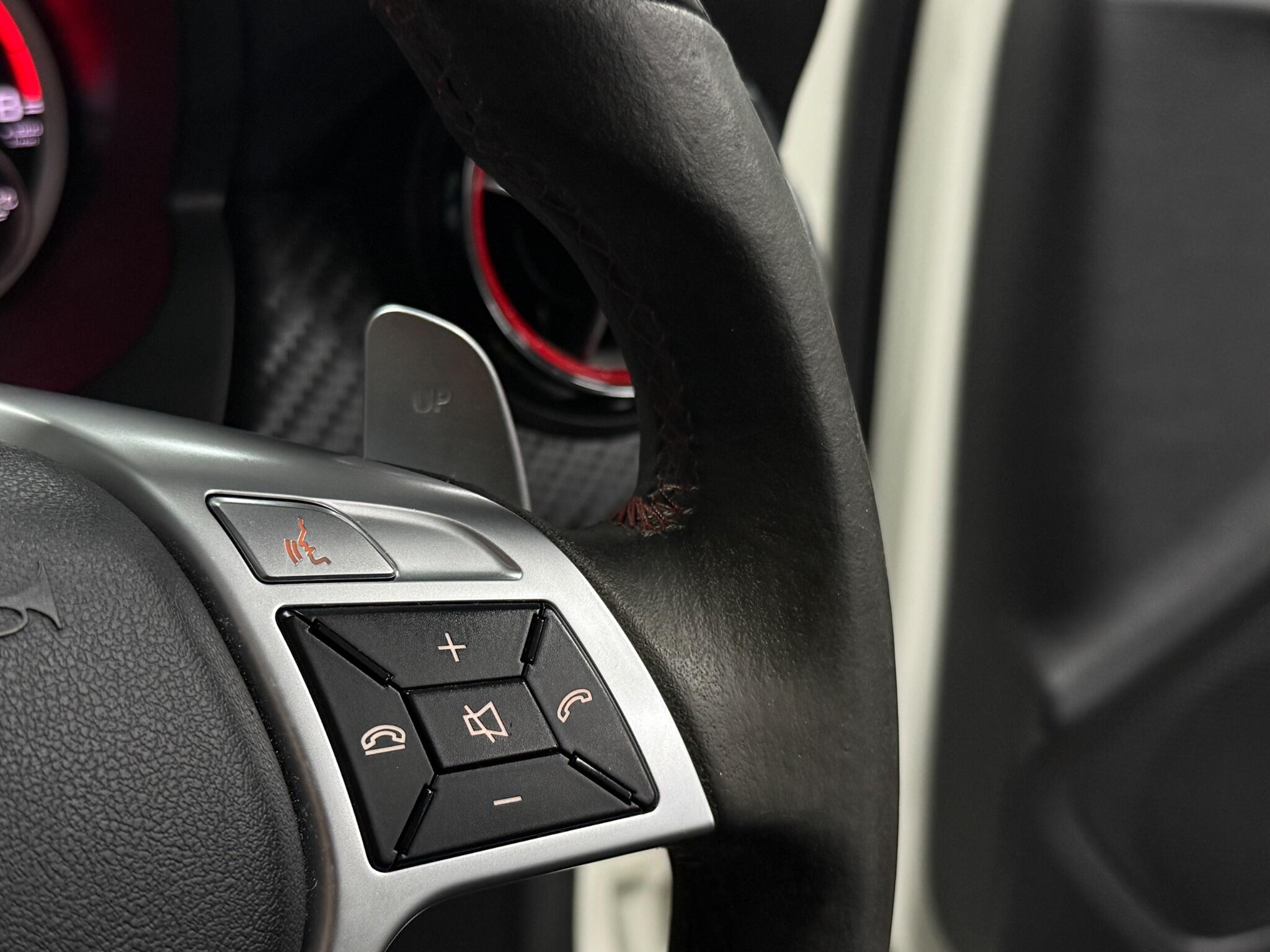 Mercedes-Benz A-Class view 32