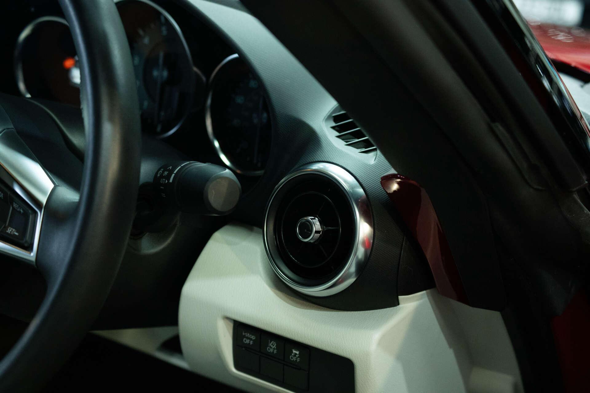 Mazda MX-5 view 22