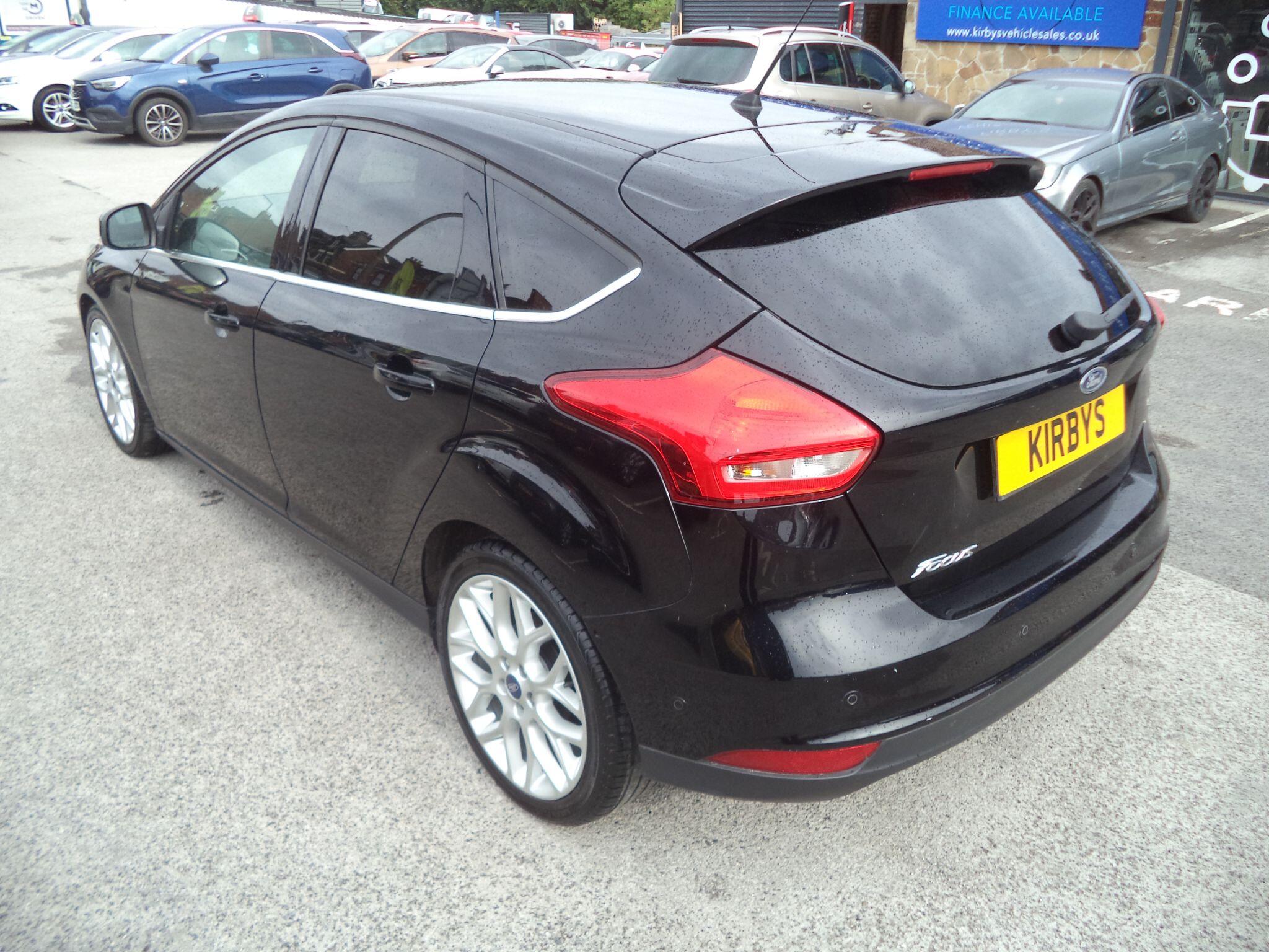 Ford Focus view 5