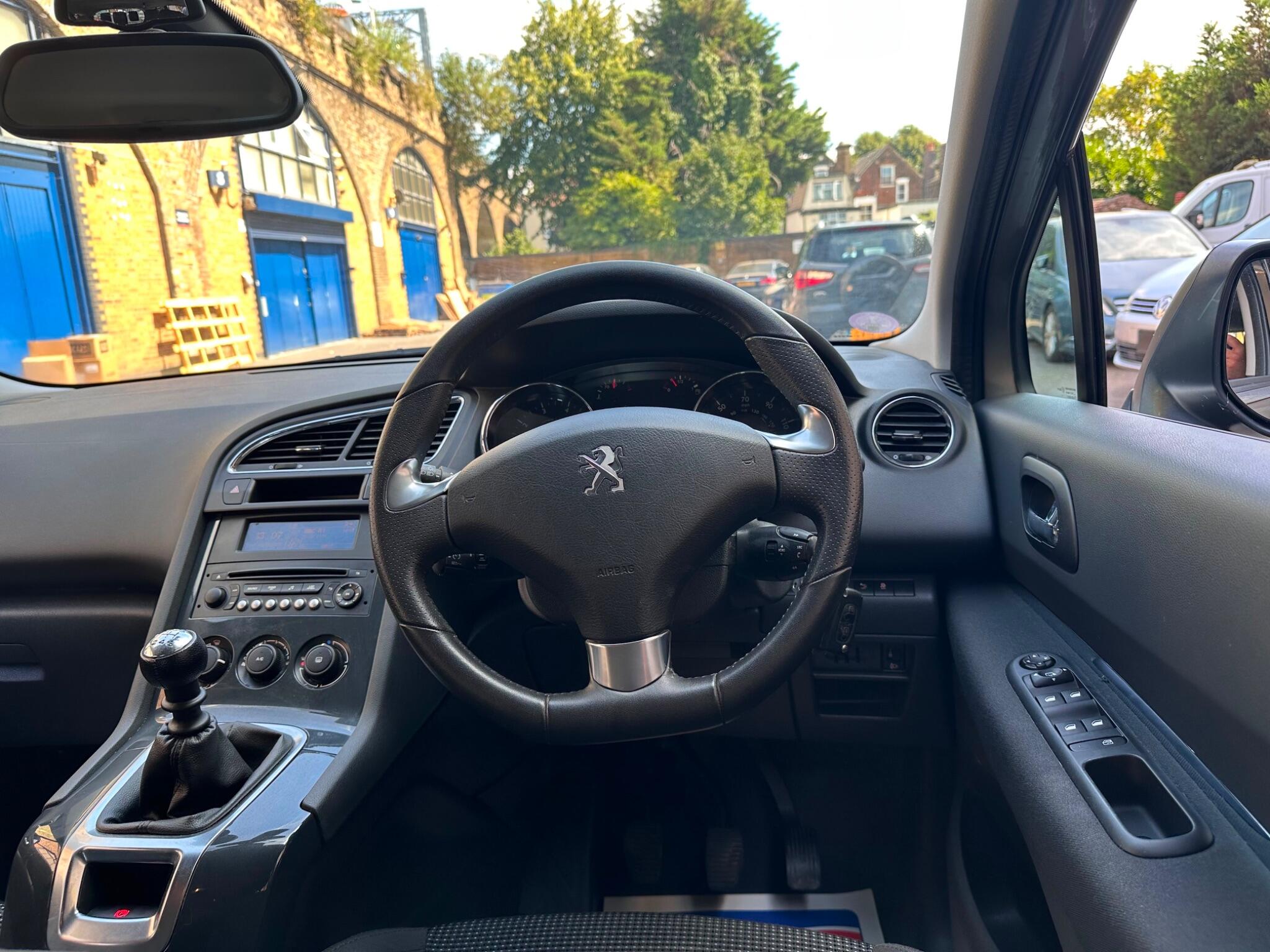 Peugeot 5008 view 40