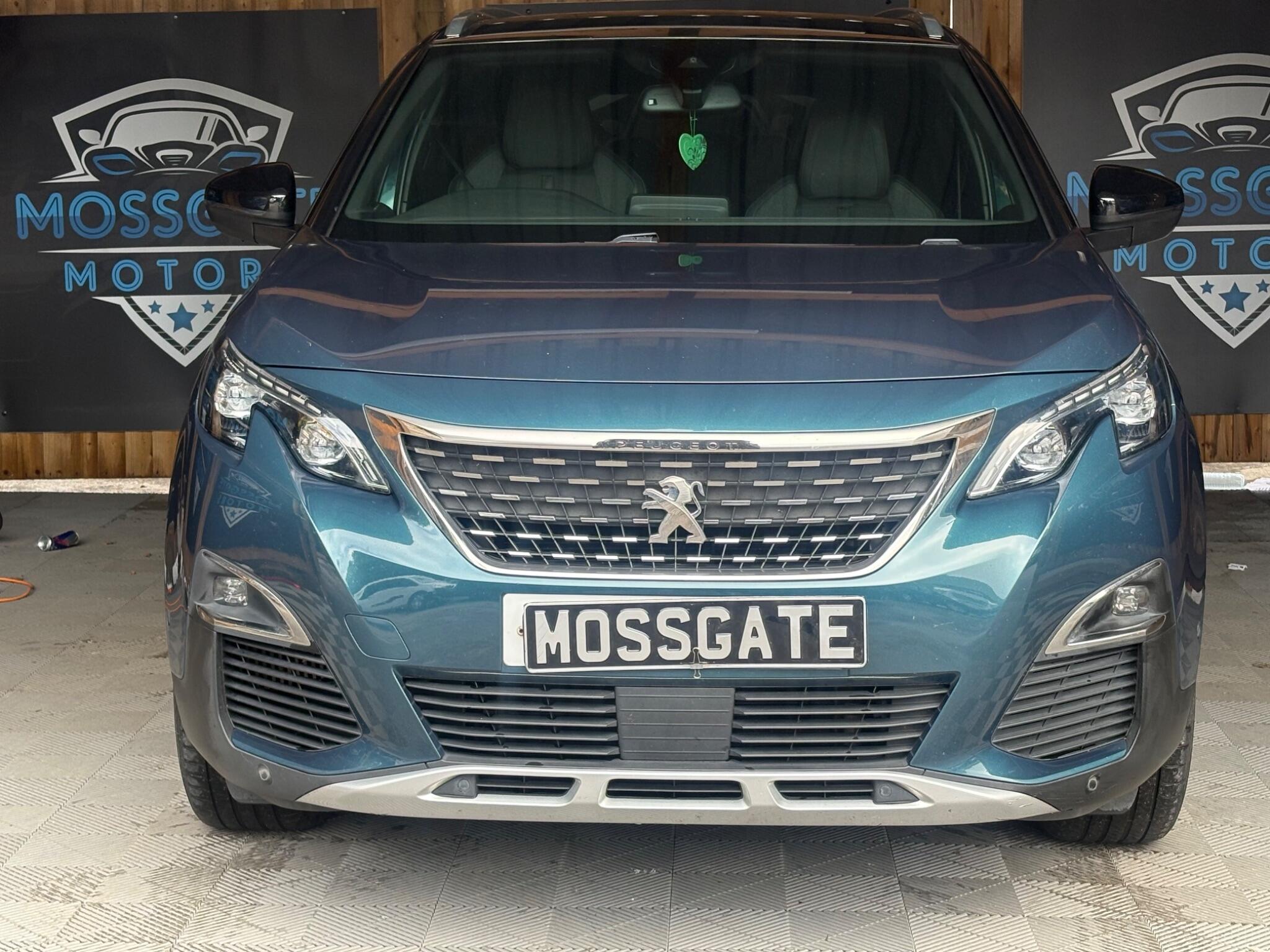 Peugeot 5008 view 4