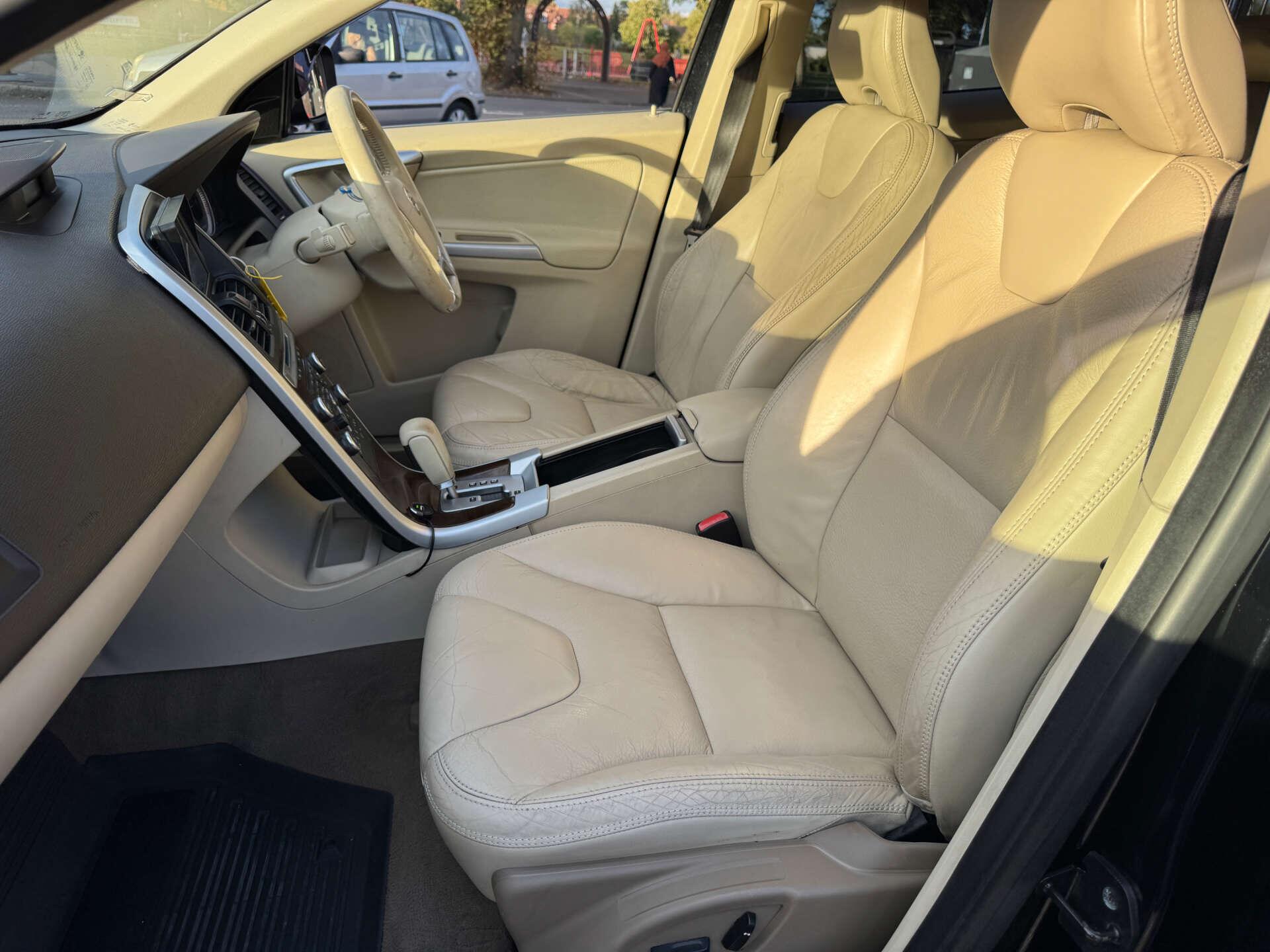 Volvo XC60 view 15