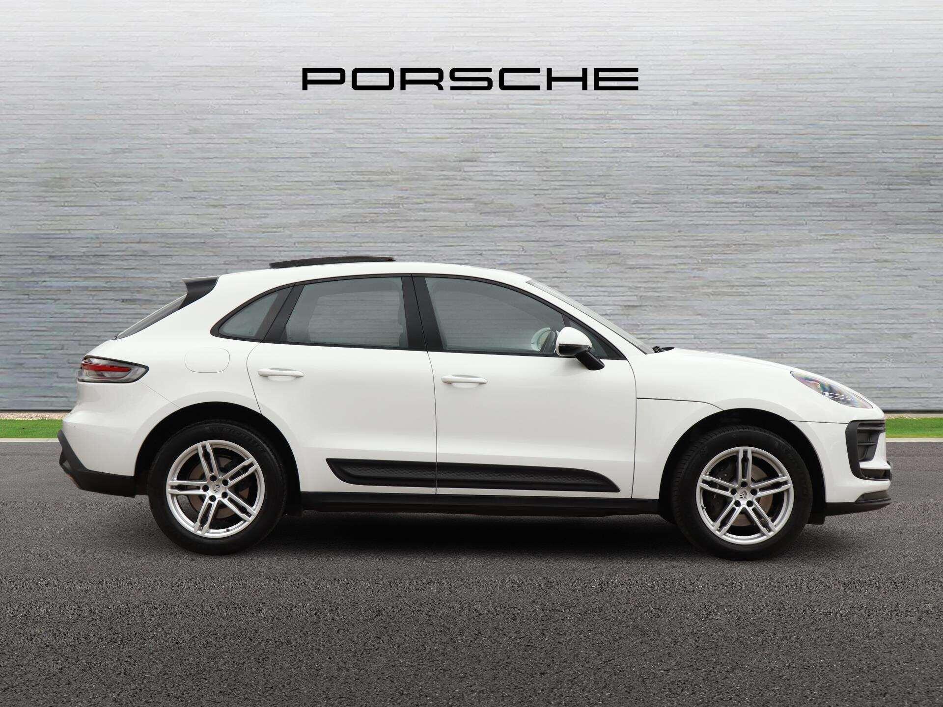 Porsche Macan view 5