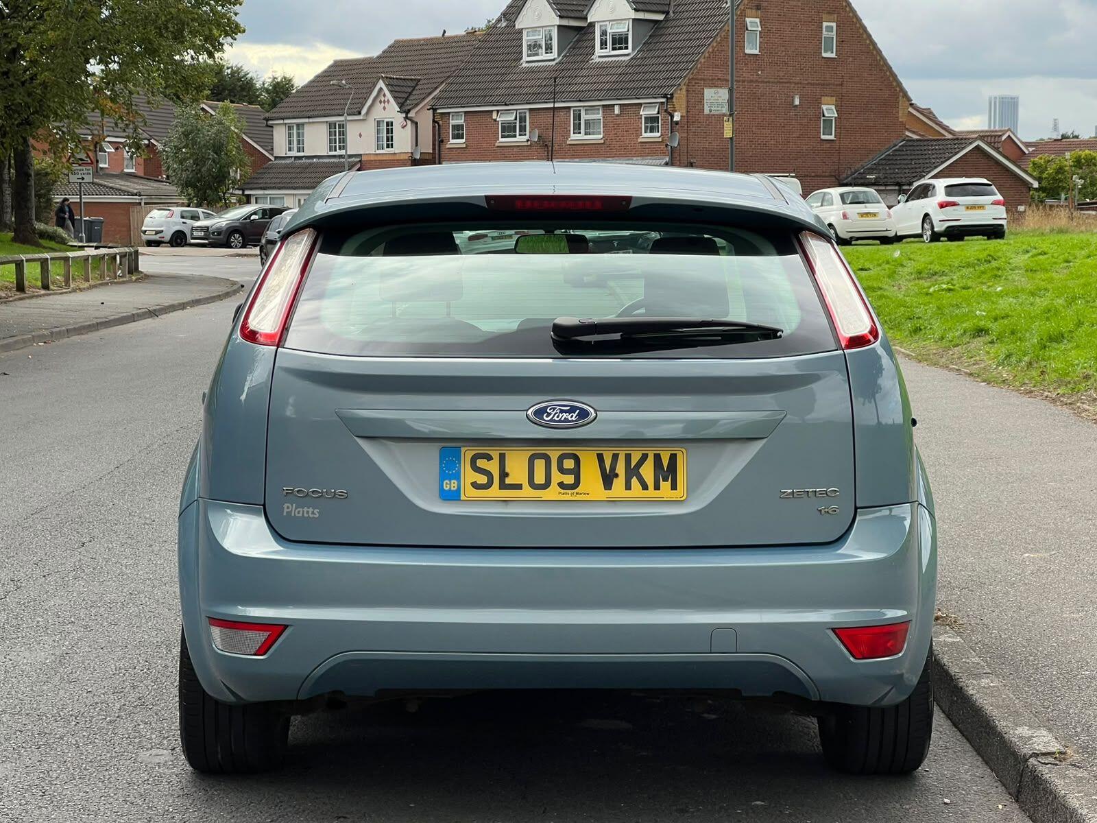 Ford Focus view 15