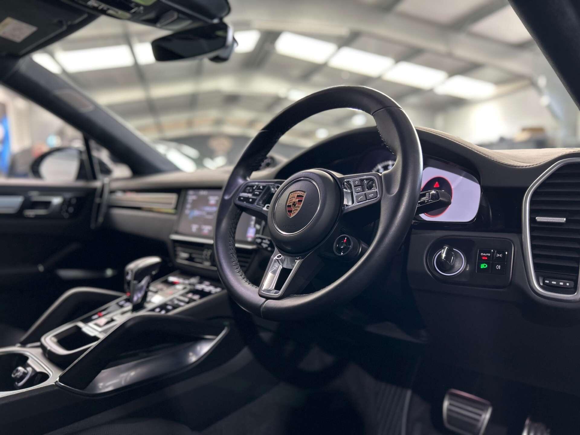 Porsche Cayenne view 40