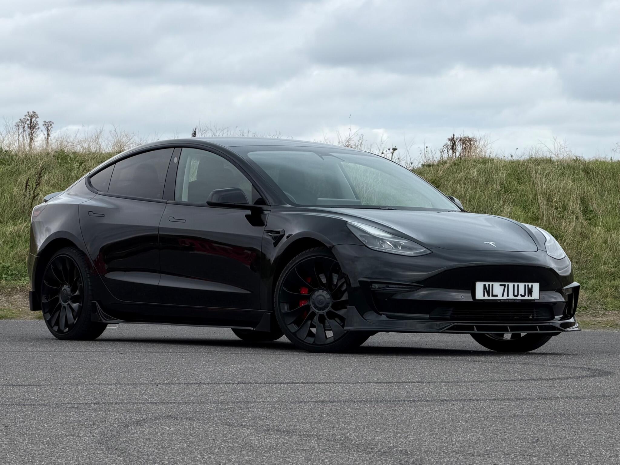 Tesla Model 3 view 38