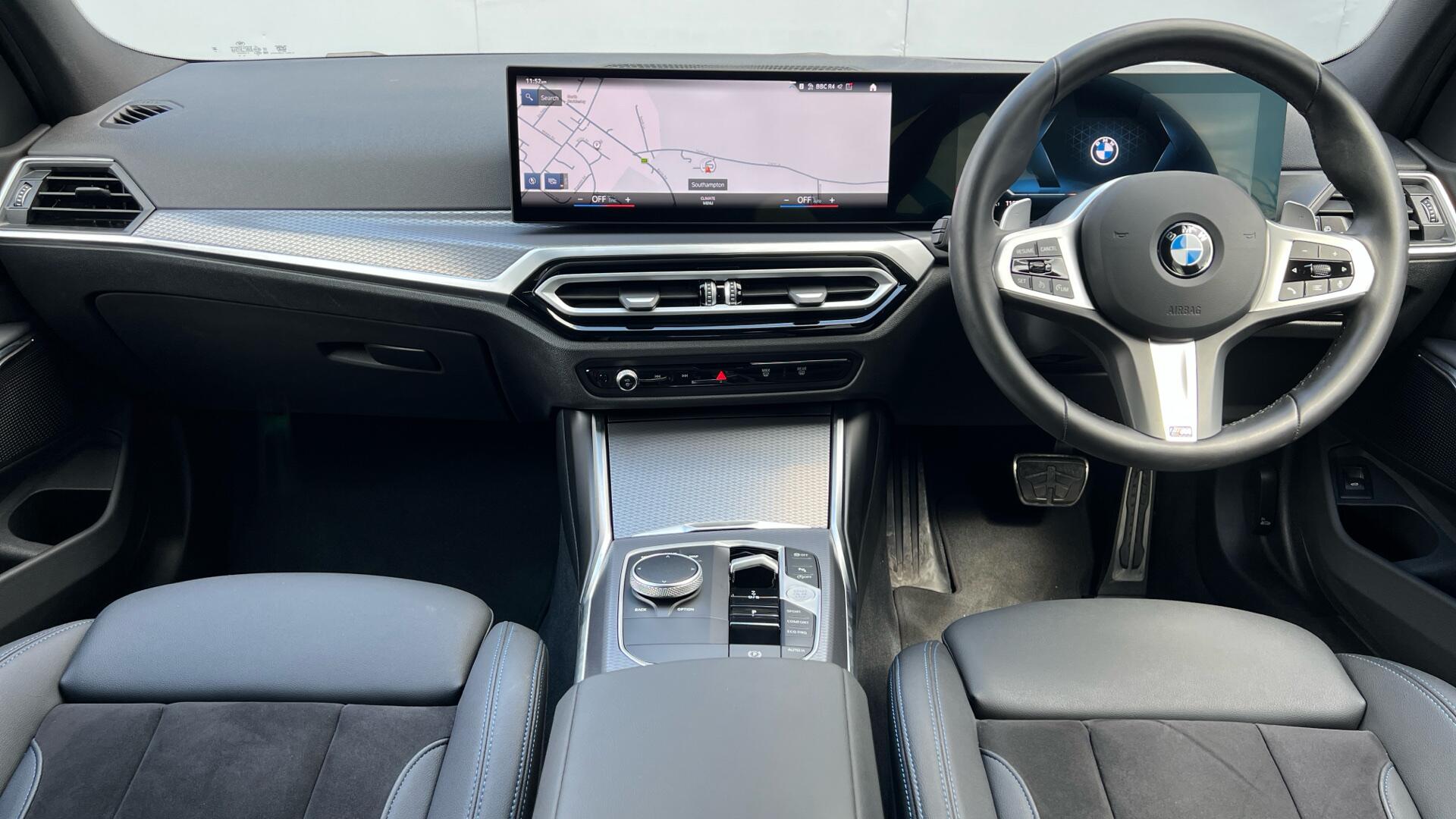 BMW 3 Series view 4