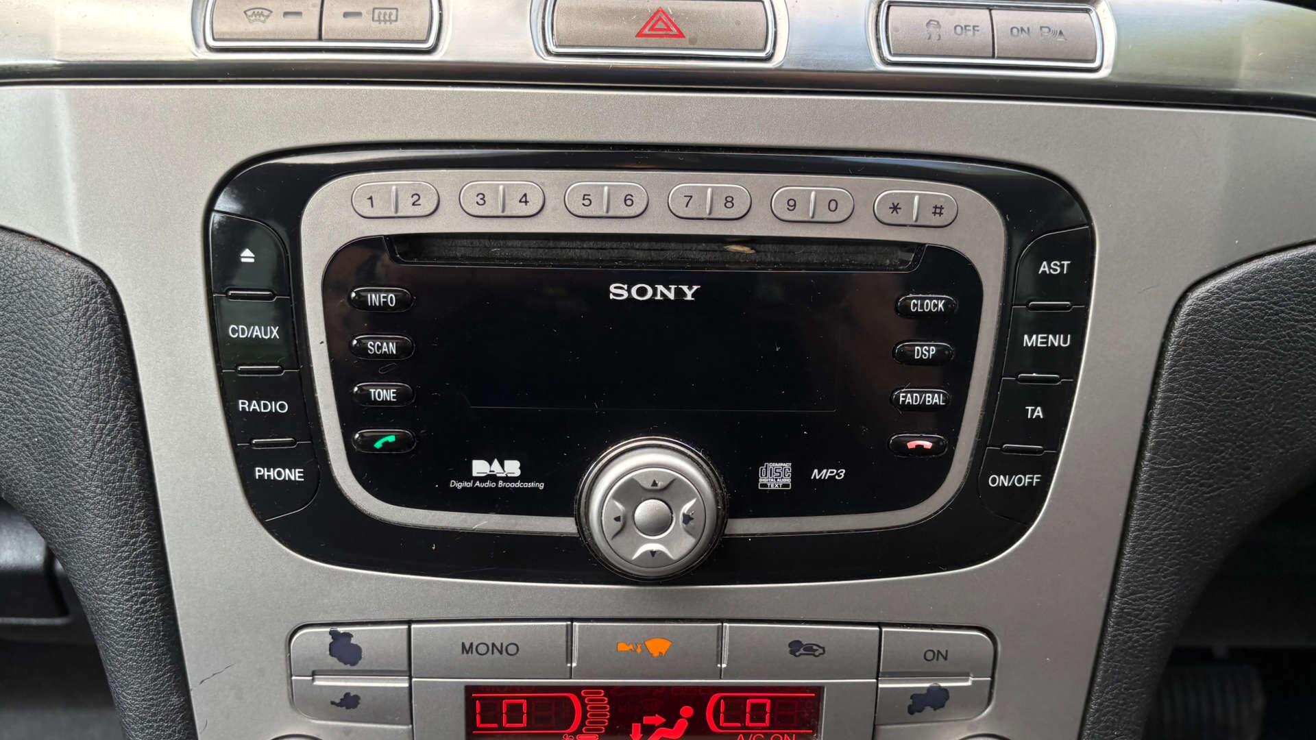 Ford S-Max view 25