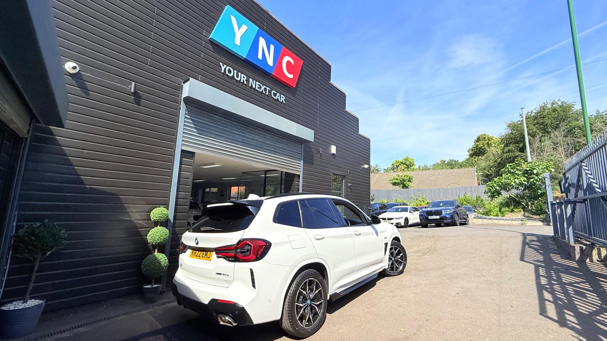 BMW X3 view 6