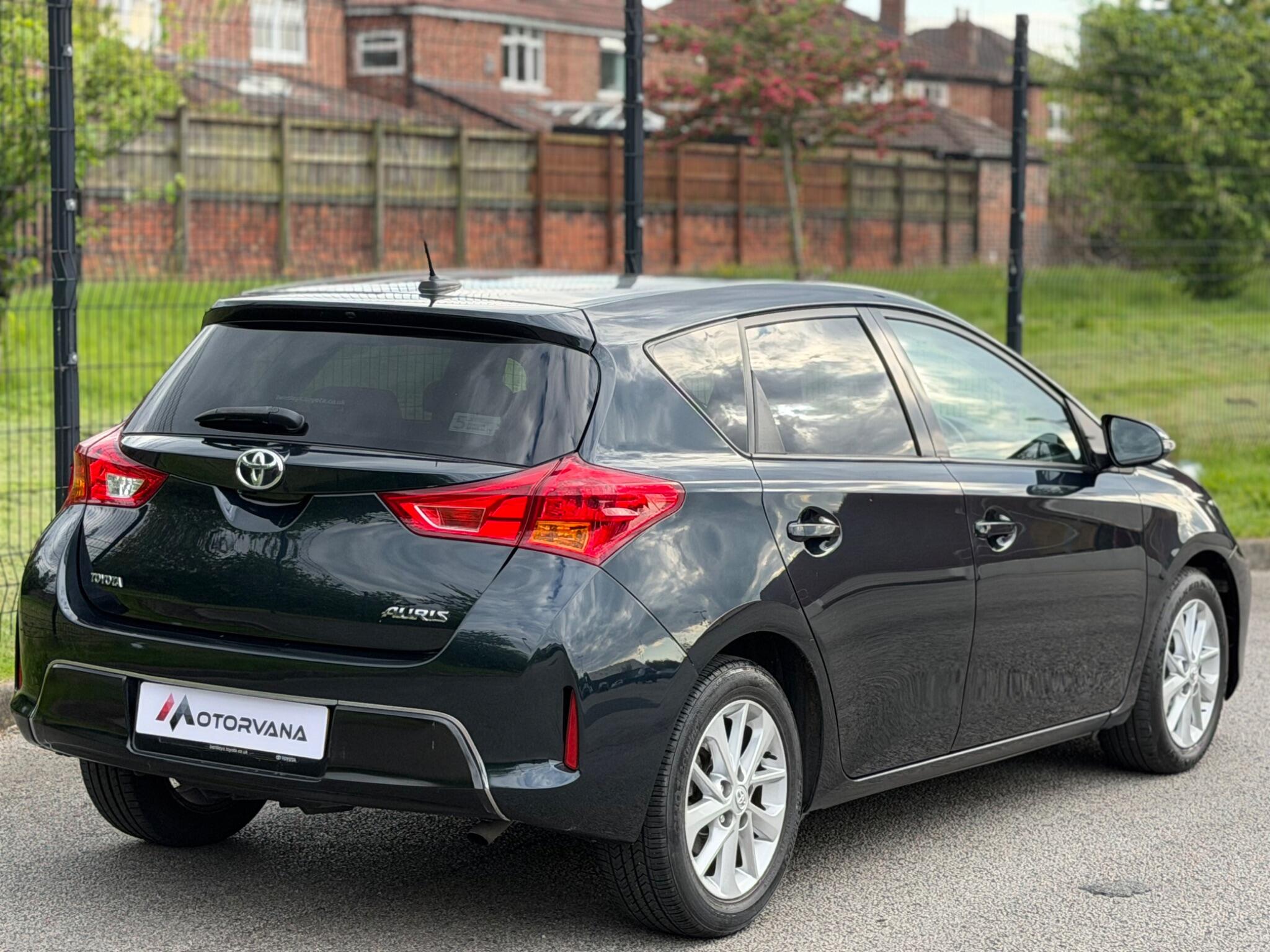 Toyota Auris view 9