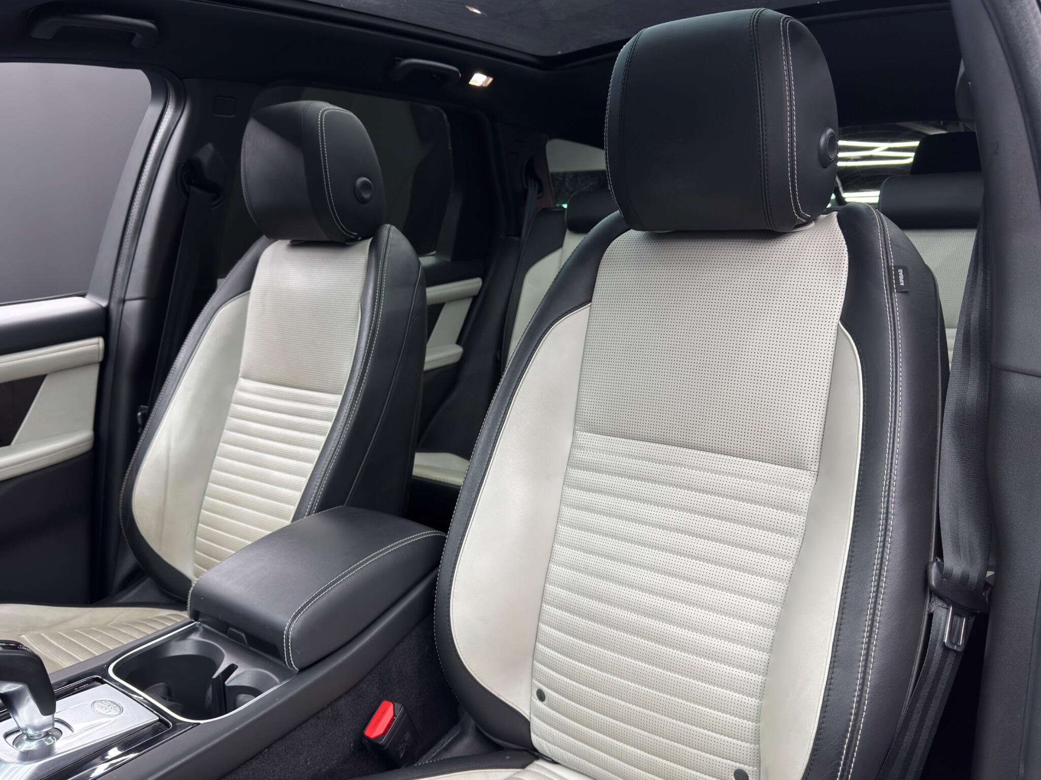 Land Rover Discovery Sport view 13