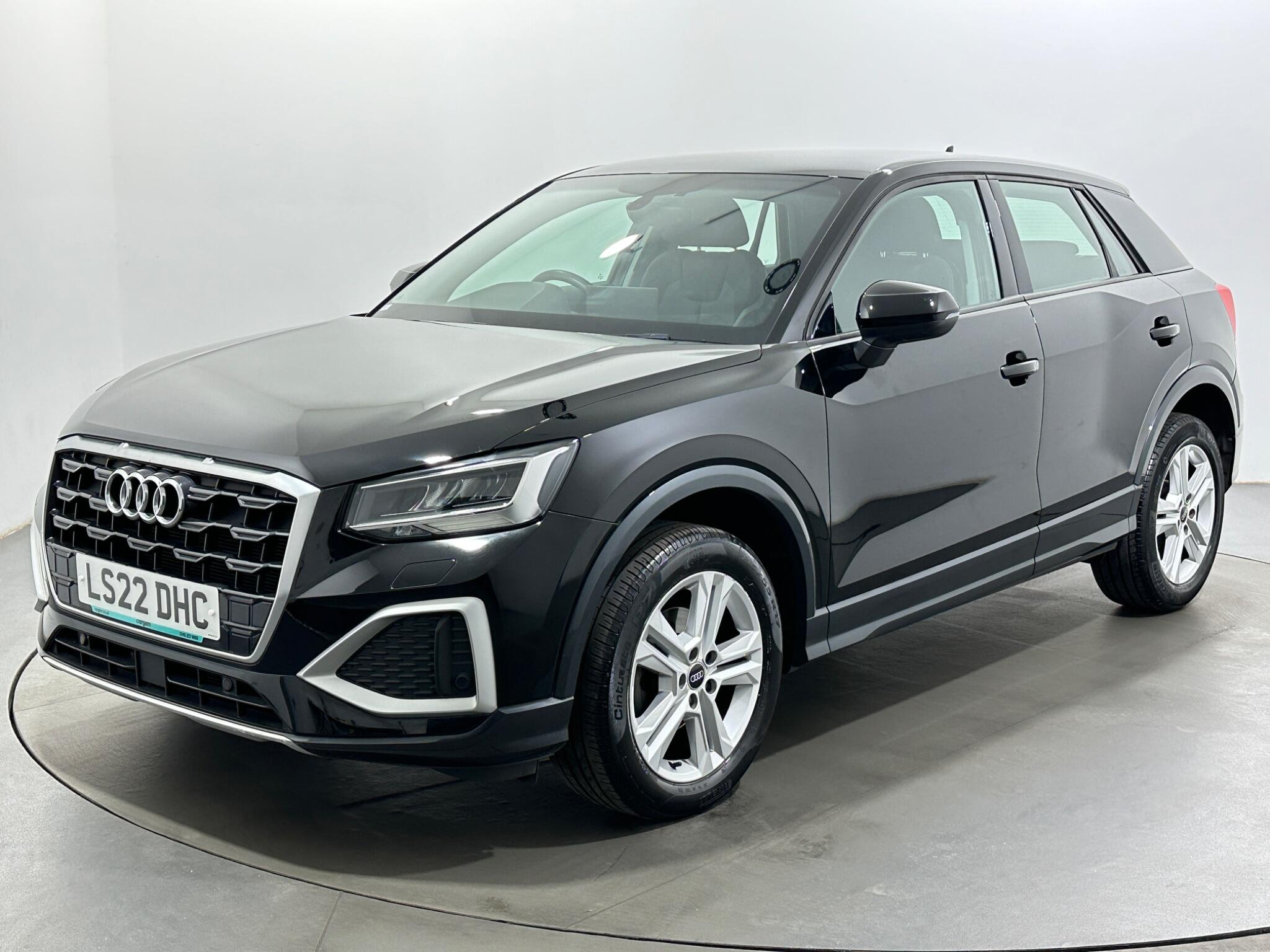 Audi Q2 view 4