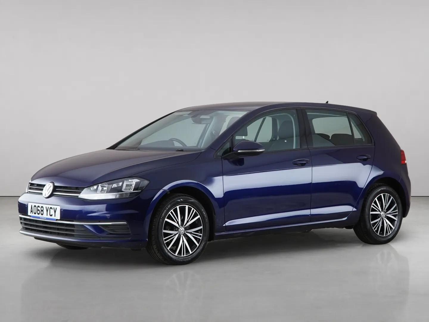 Volkswagen Golf view 2