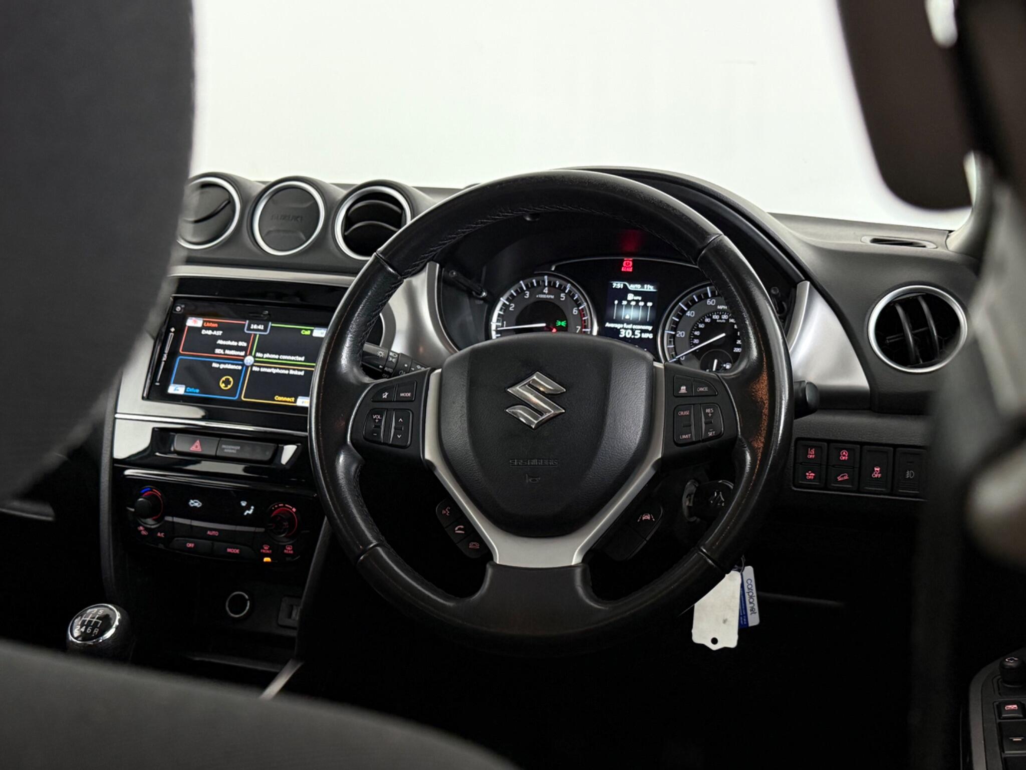 Suzuki Vitara view 17