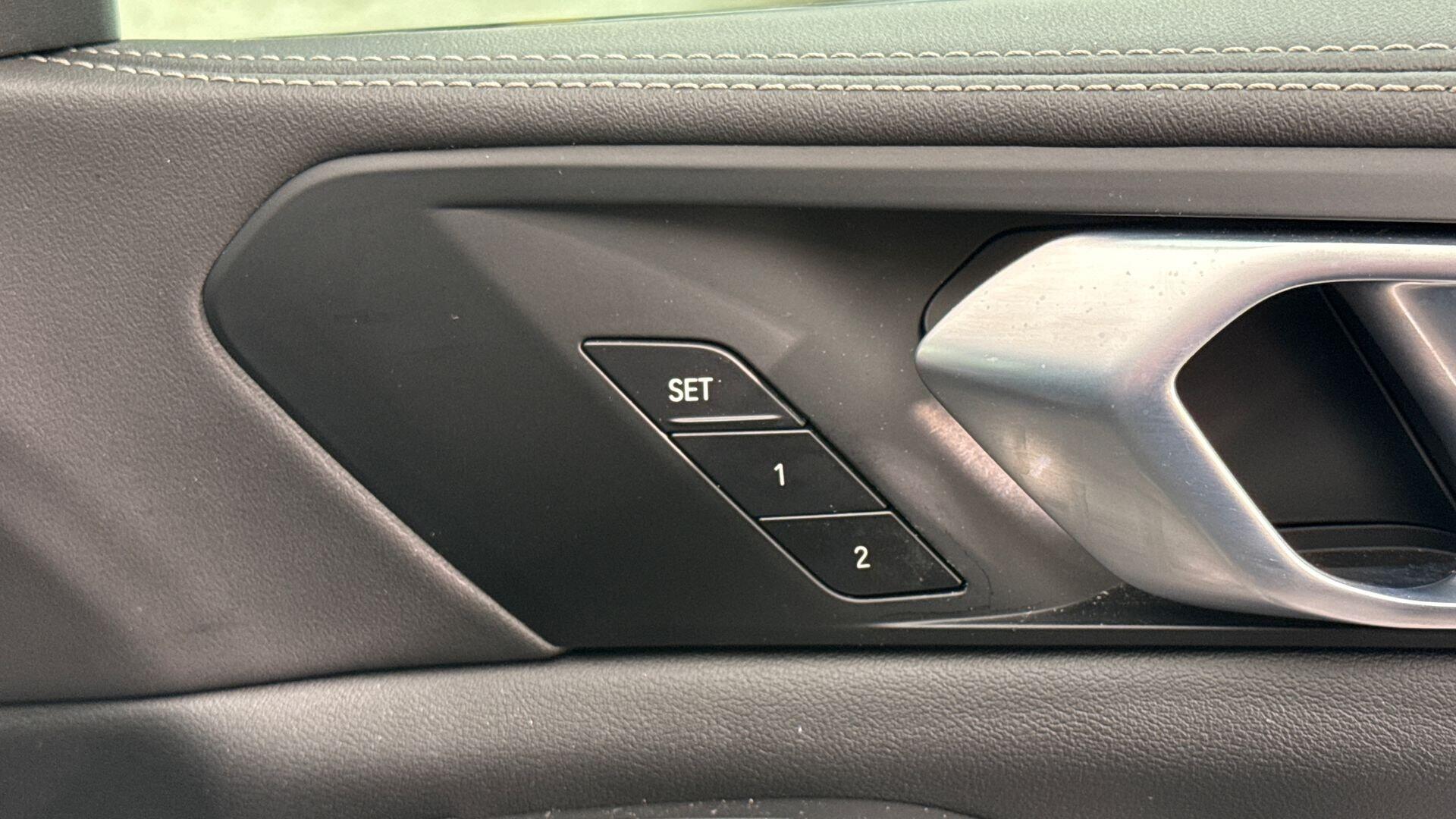 BMW X5 view 33