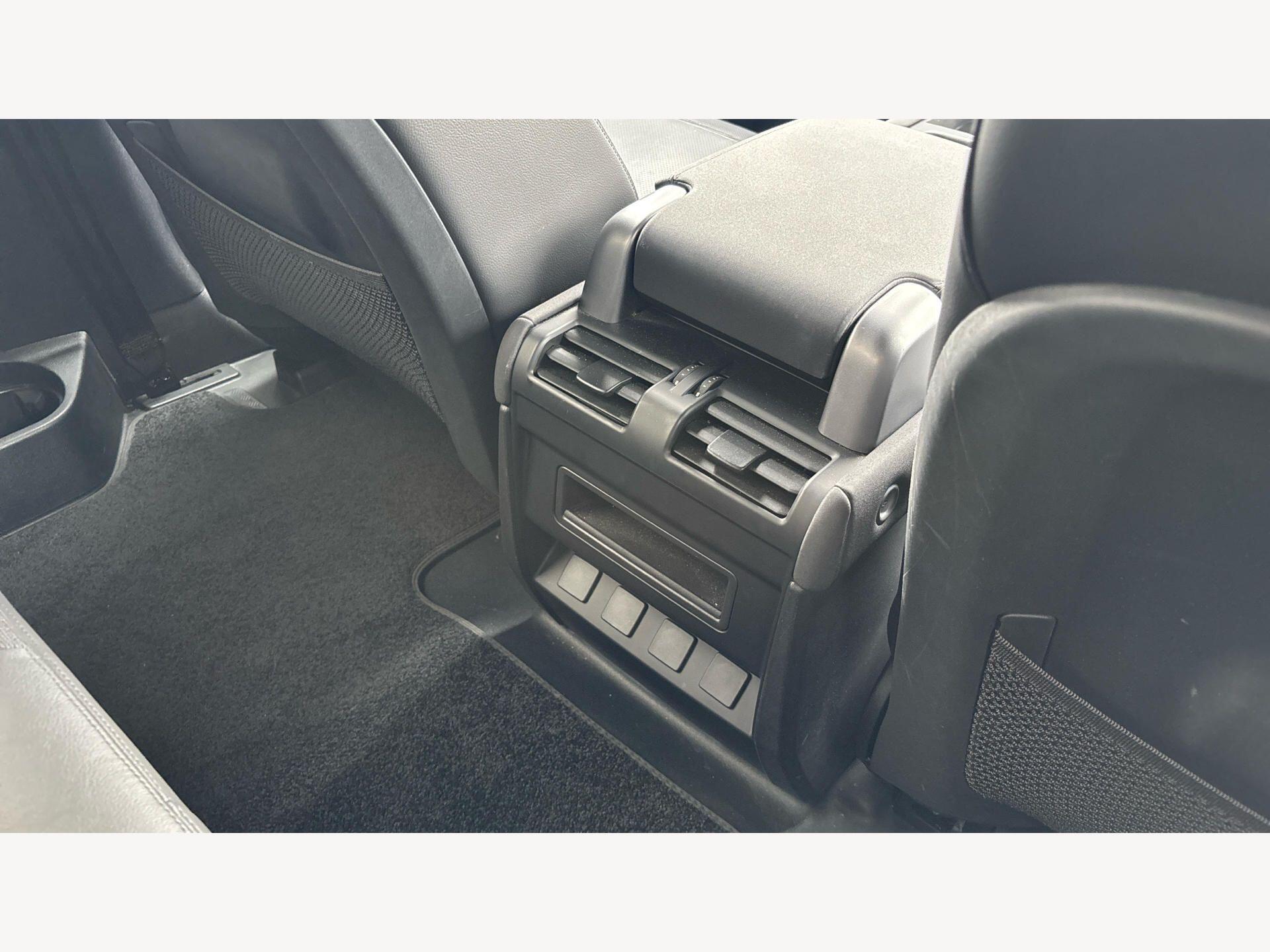 Land Rover Defender view 22