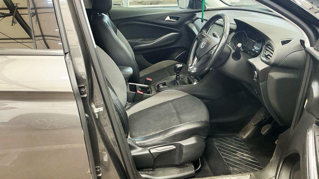 Vauxhall Grandland X view 11