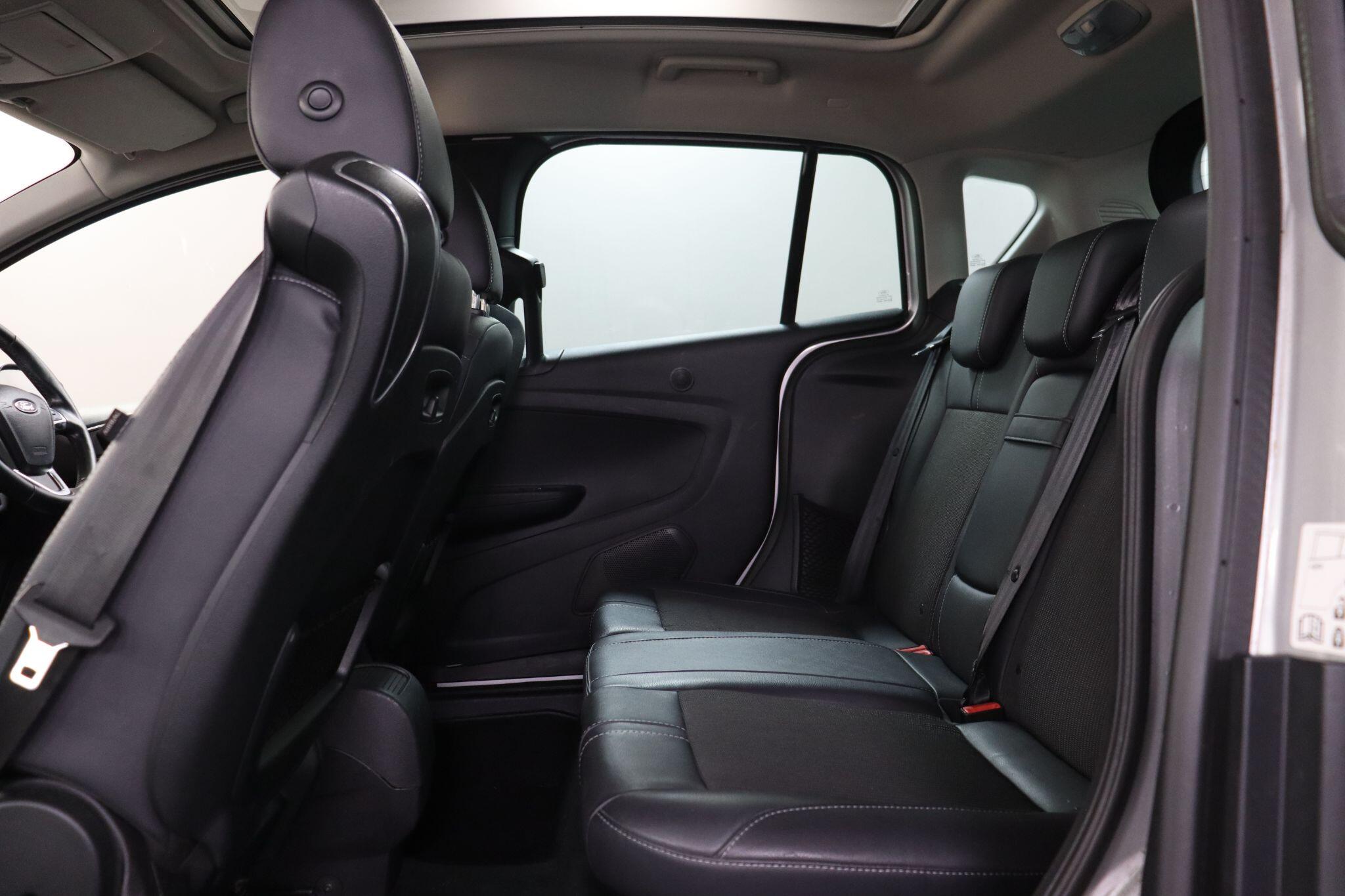 Ford B-Max view 41