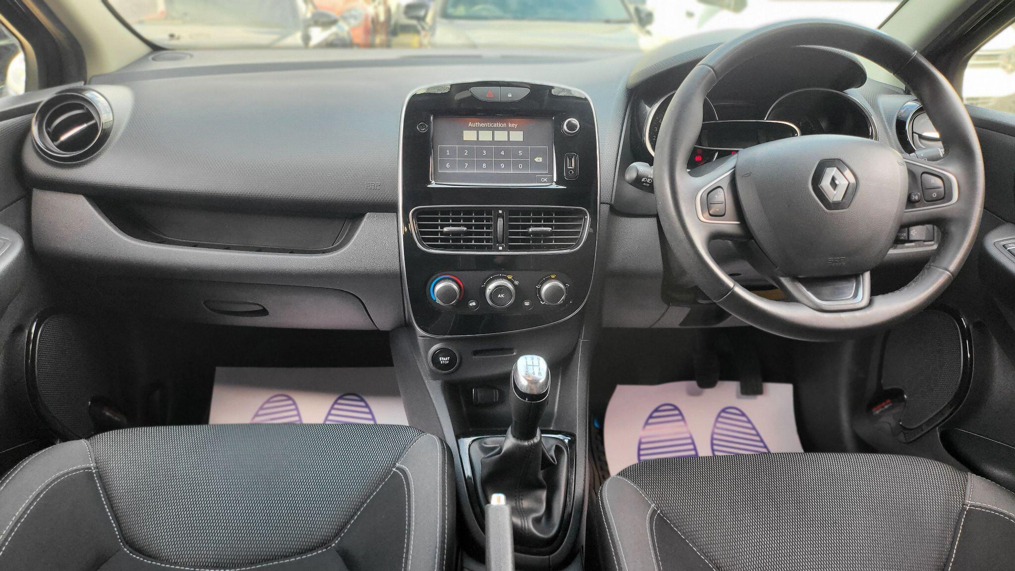 Renault Clio view 9