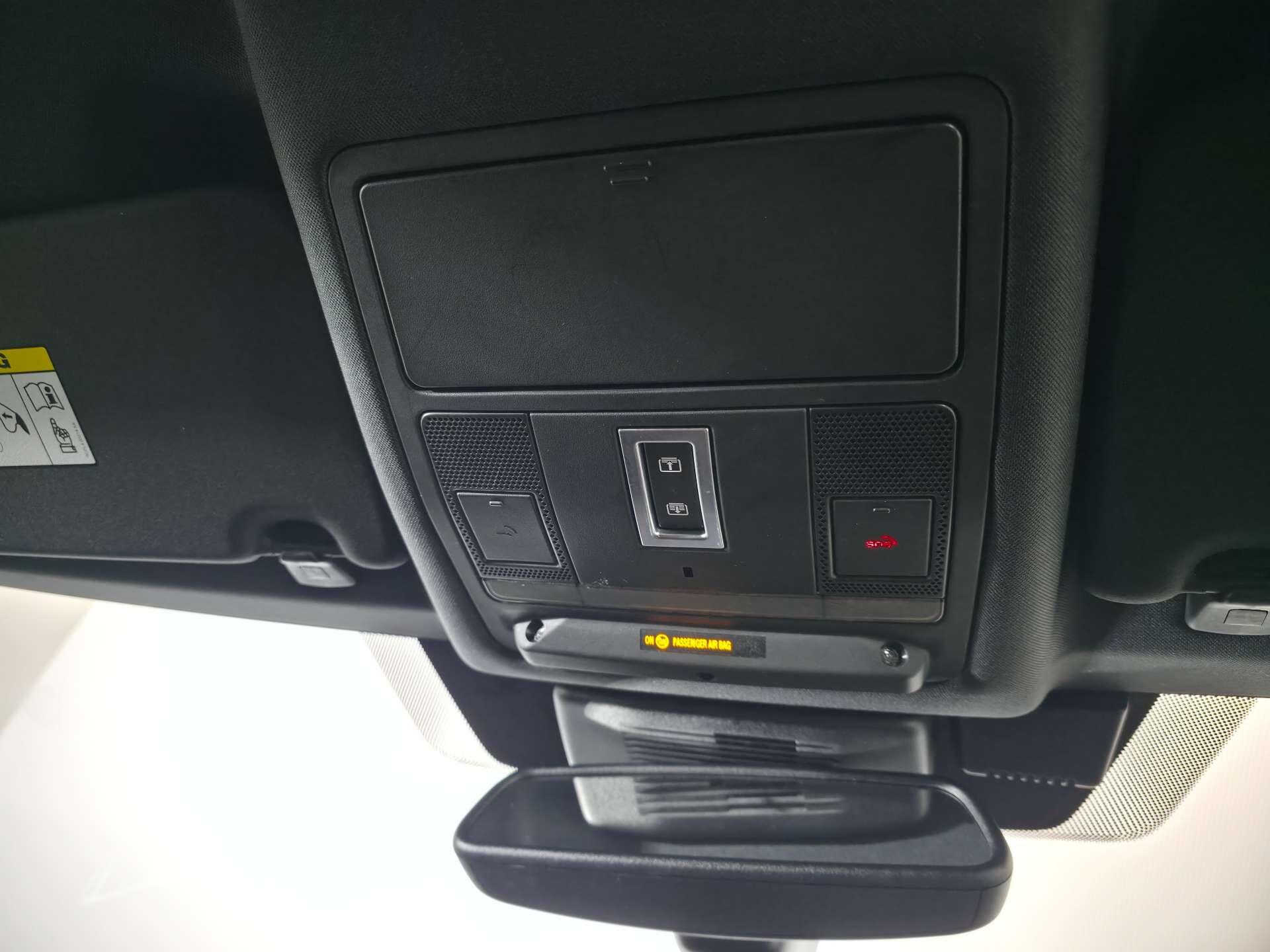 Land Rover Discovery Sport view 42