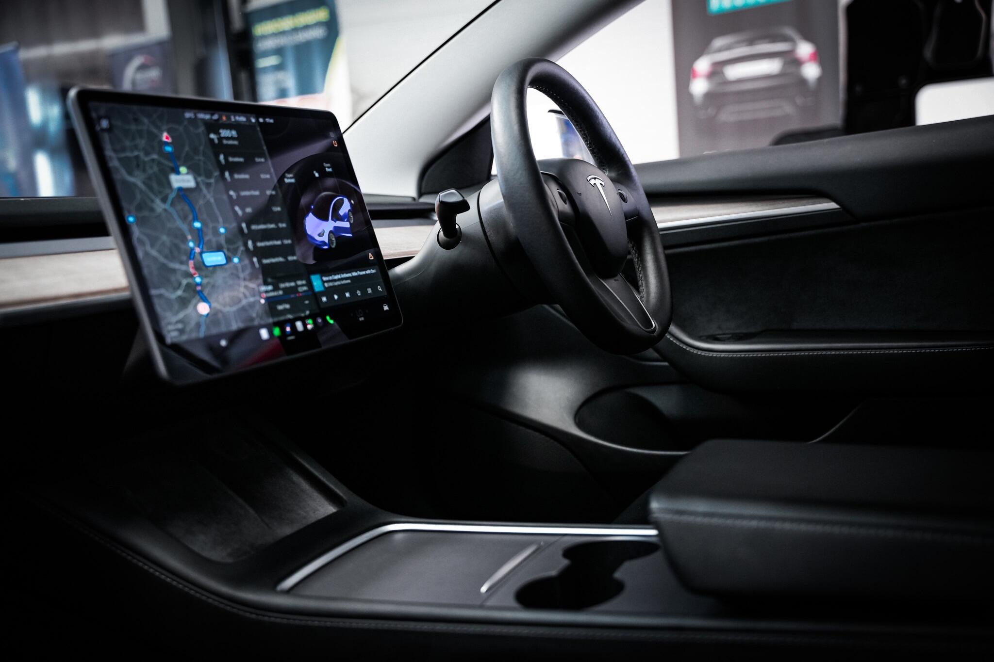 Tesla Model 3 view 4
