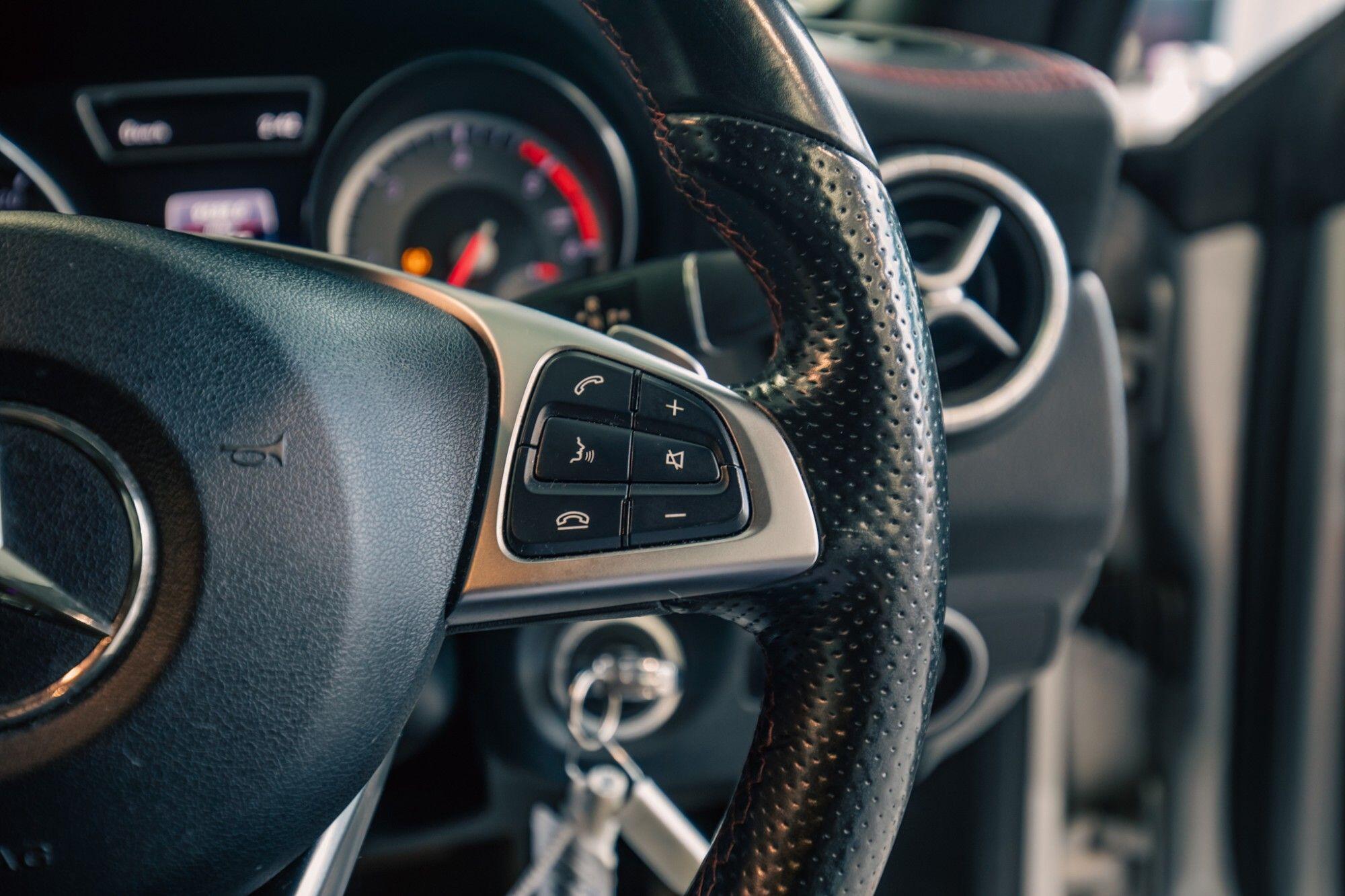 Mercedes-Benz Cla view 12