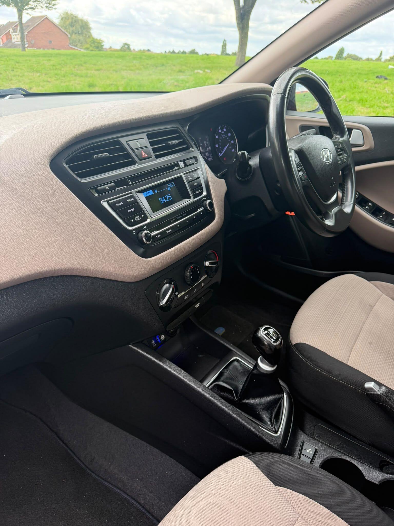 Hyundai I20 view 18