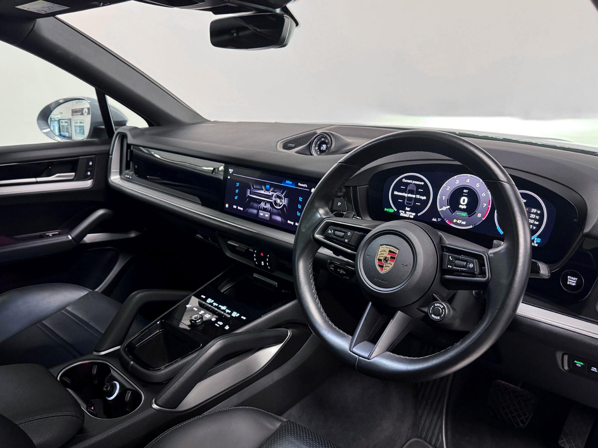 Porsche Cayenne view 26