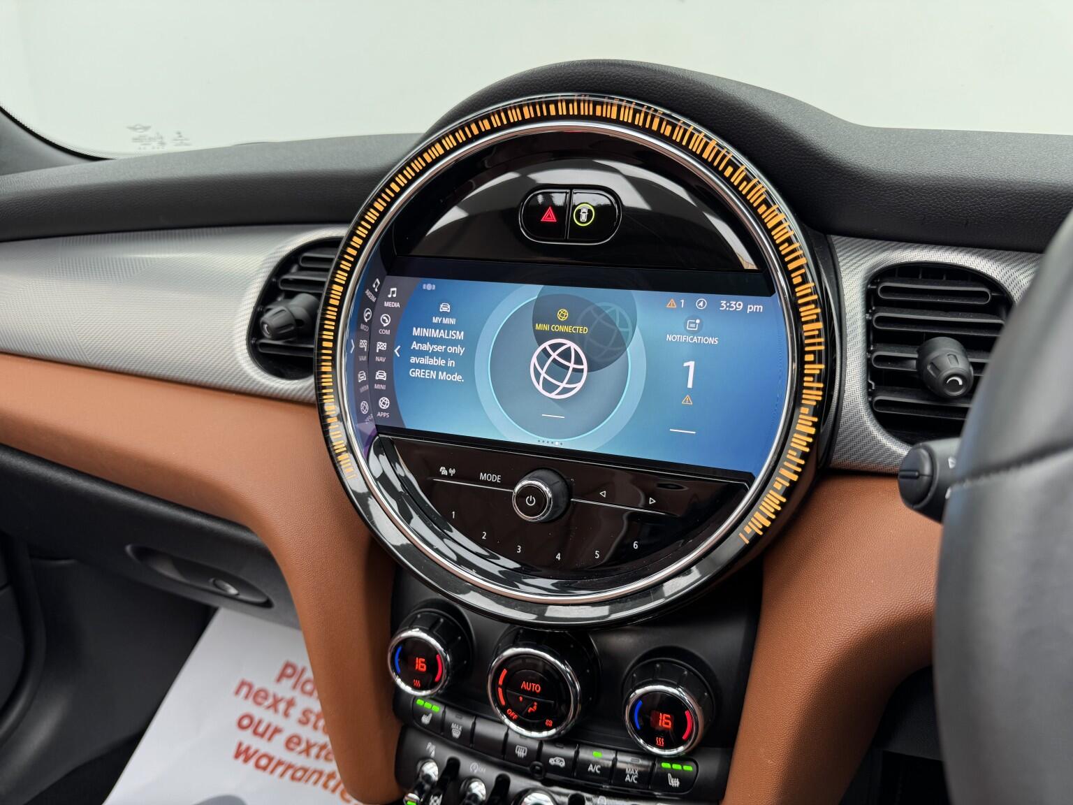 Mini Convertible view 41