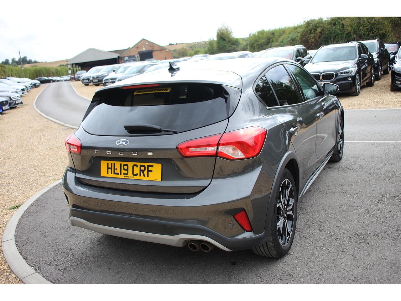 Ford Focus view 10